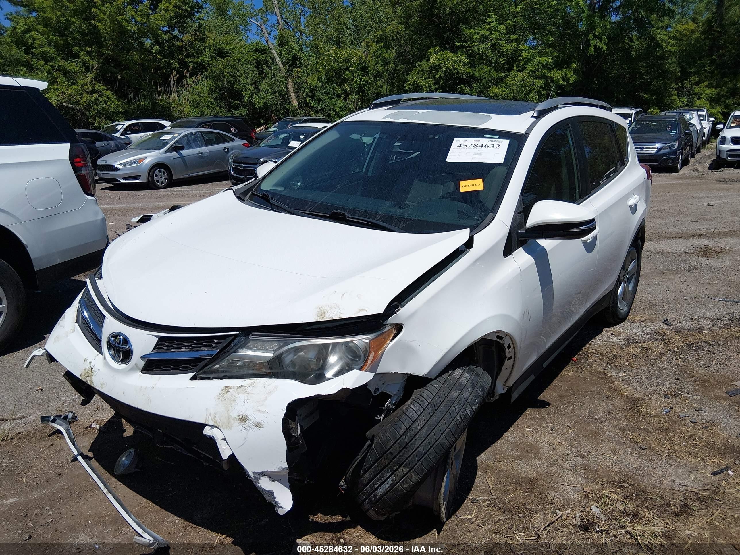2015 Toyota Rav4 Xle White vin: 2T3RFREV6FW407677