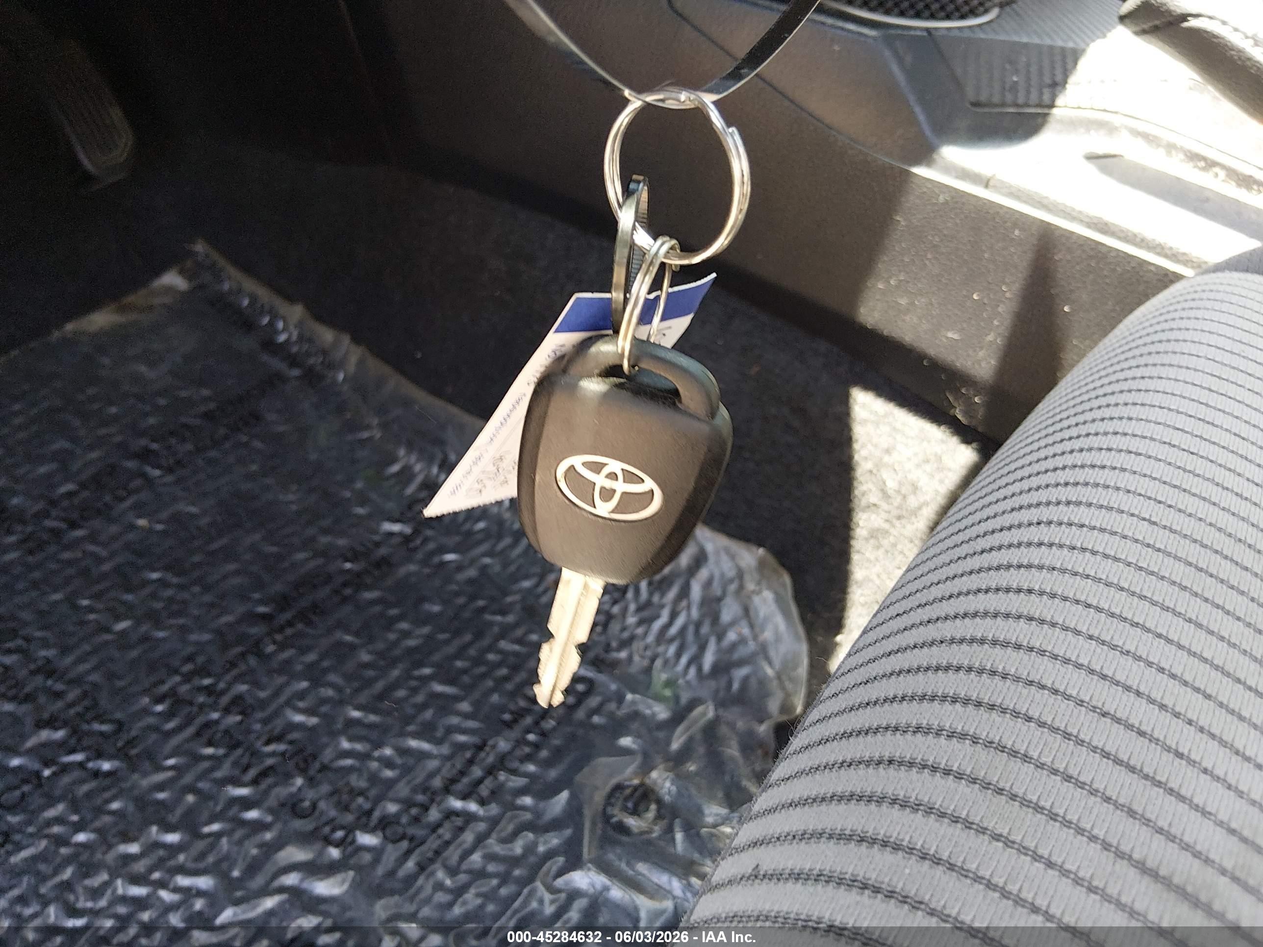 2015 Toyota Rav4 Xle White vin: 2T3RFREV6FW407677