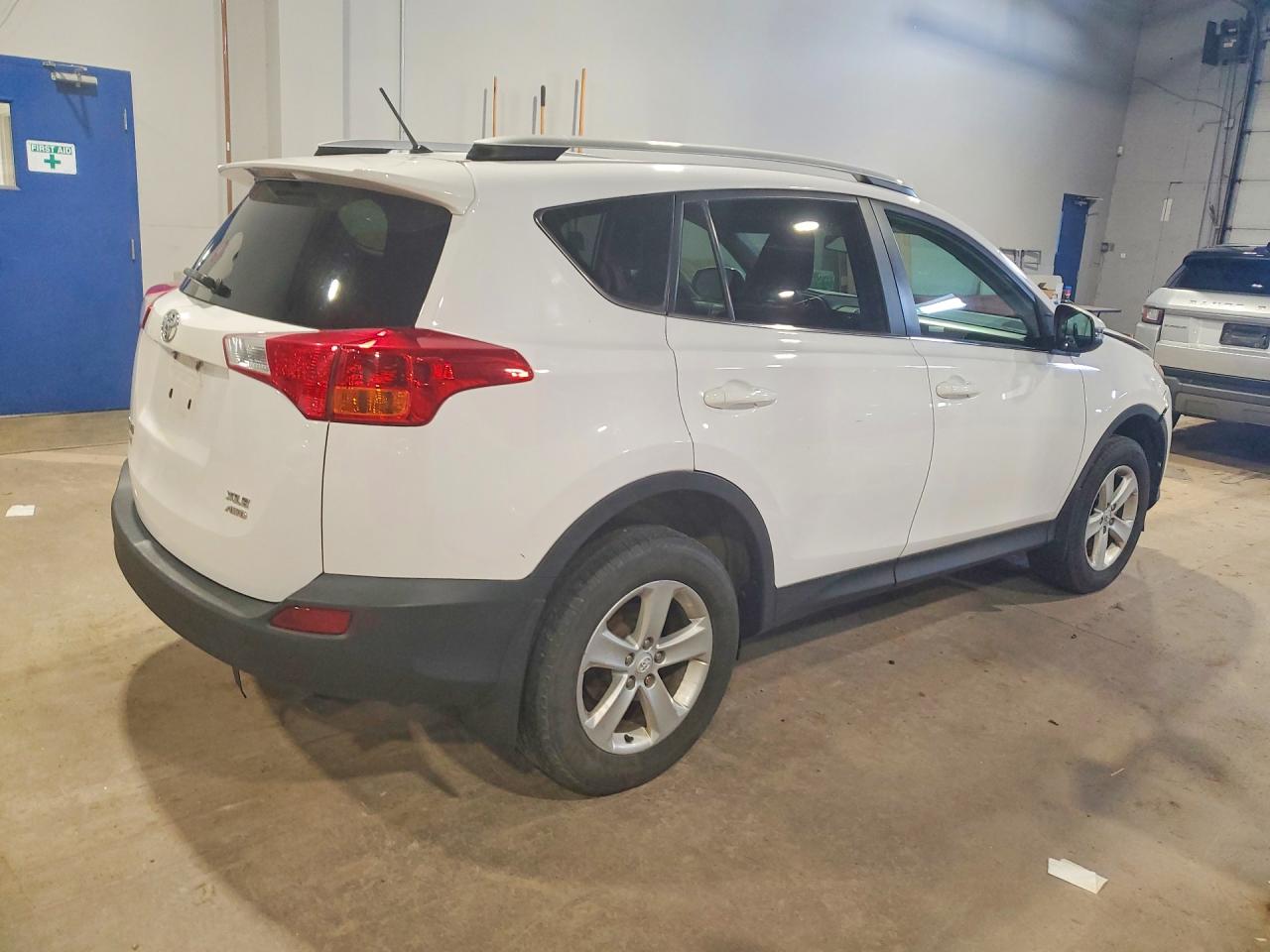 2013 Toyota Rav4 Xle White vin: 2T3RFREV7DW095477