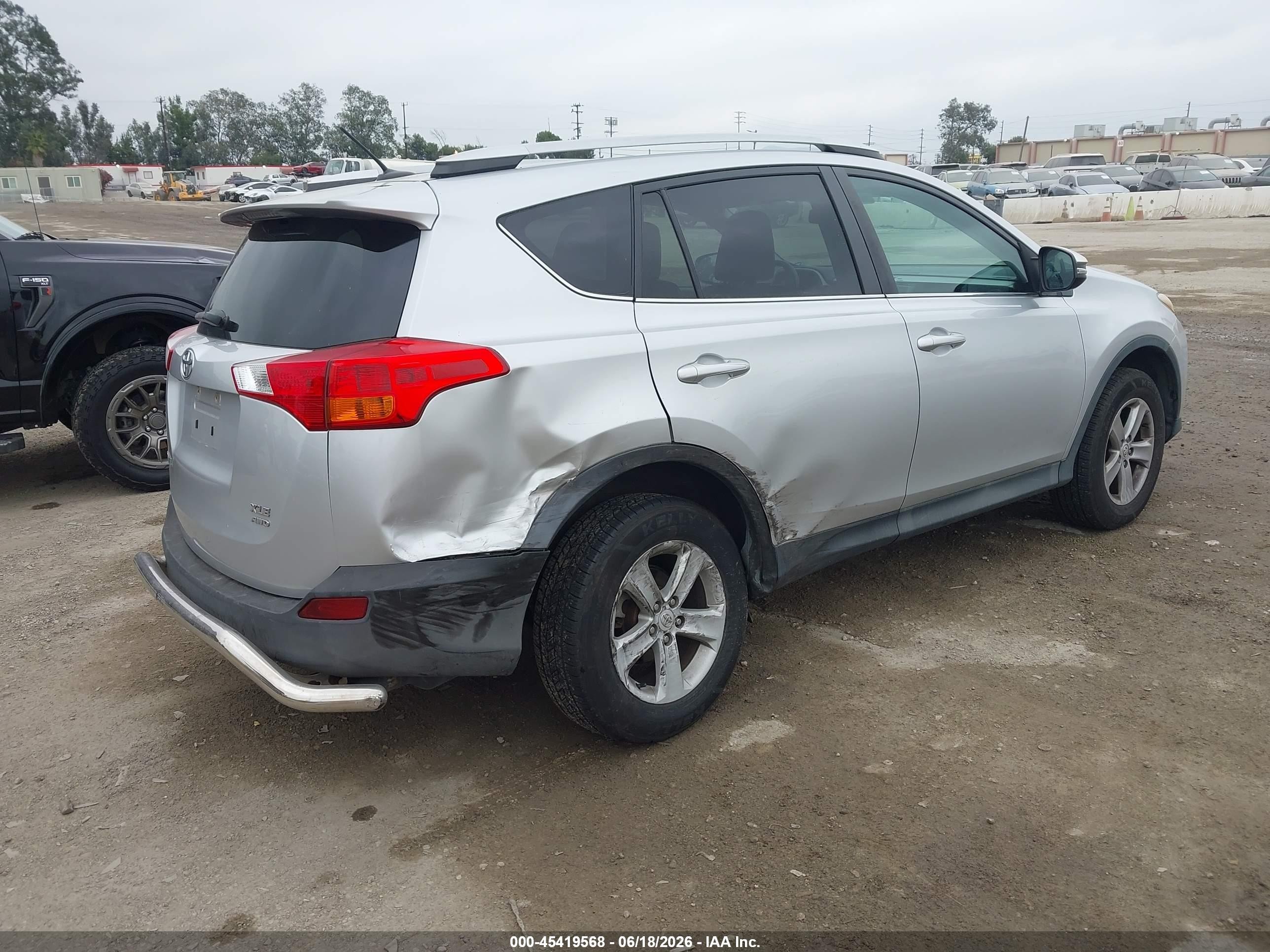 2014 Toyota Rav4 Xle Silver vin: 2T3RFREV7EW198464