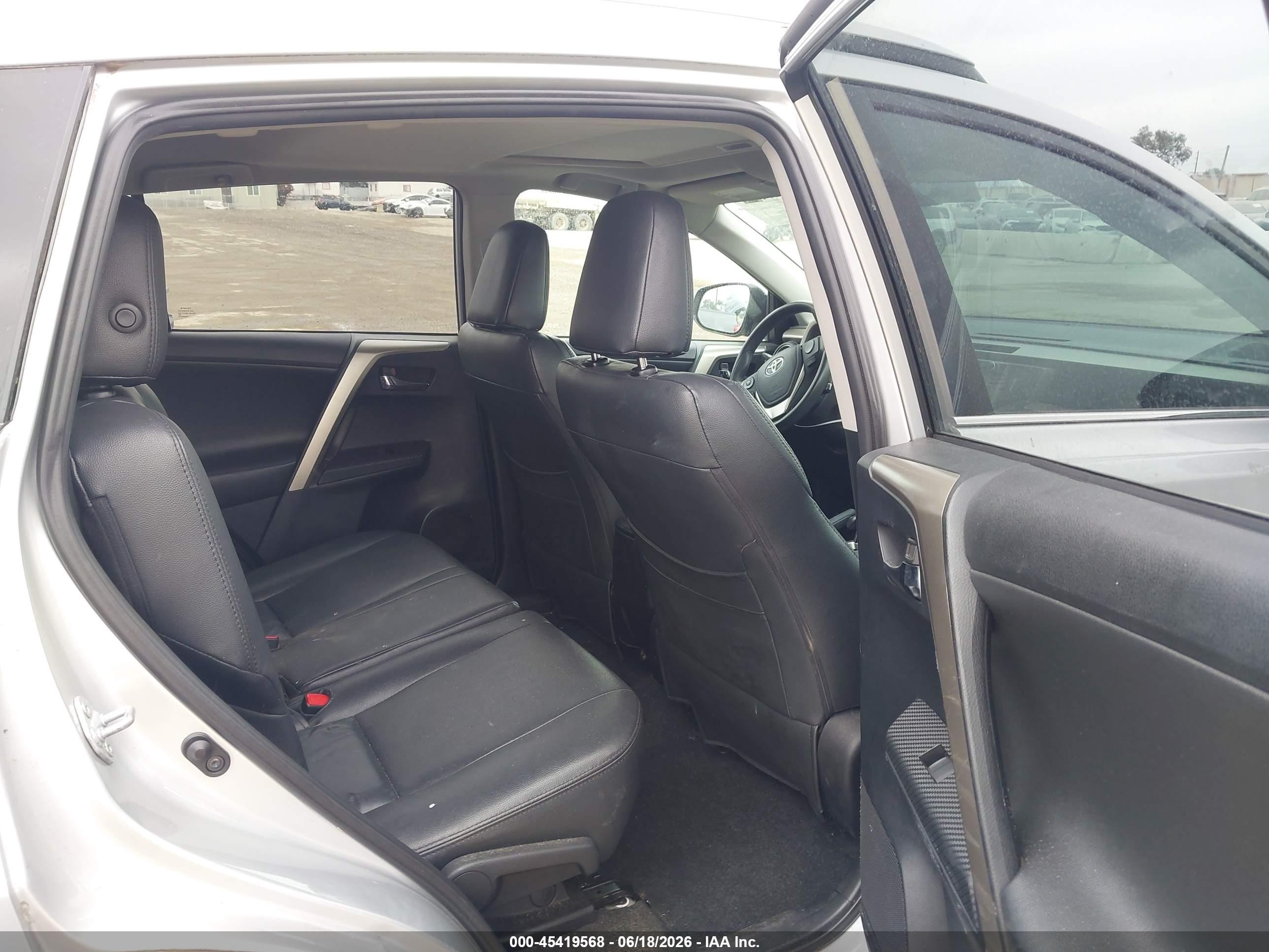 2014 Toyota Rav4 Xle Silver vin: 2T3RFREV7EW198464