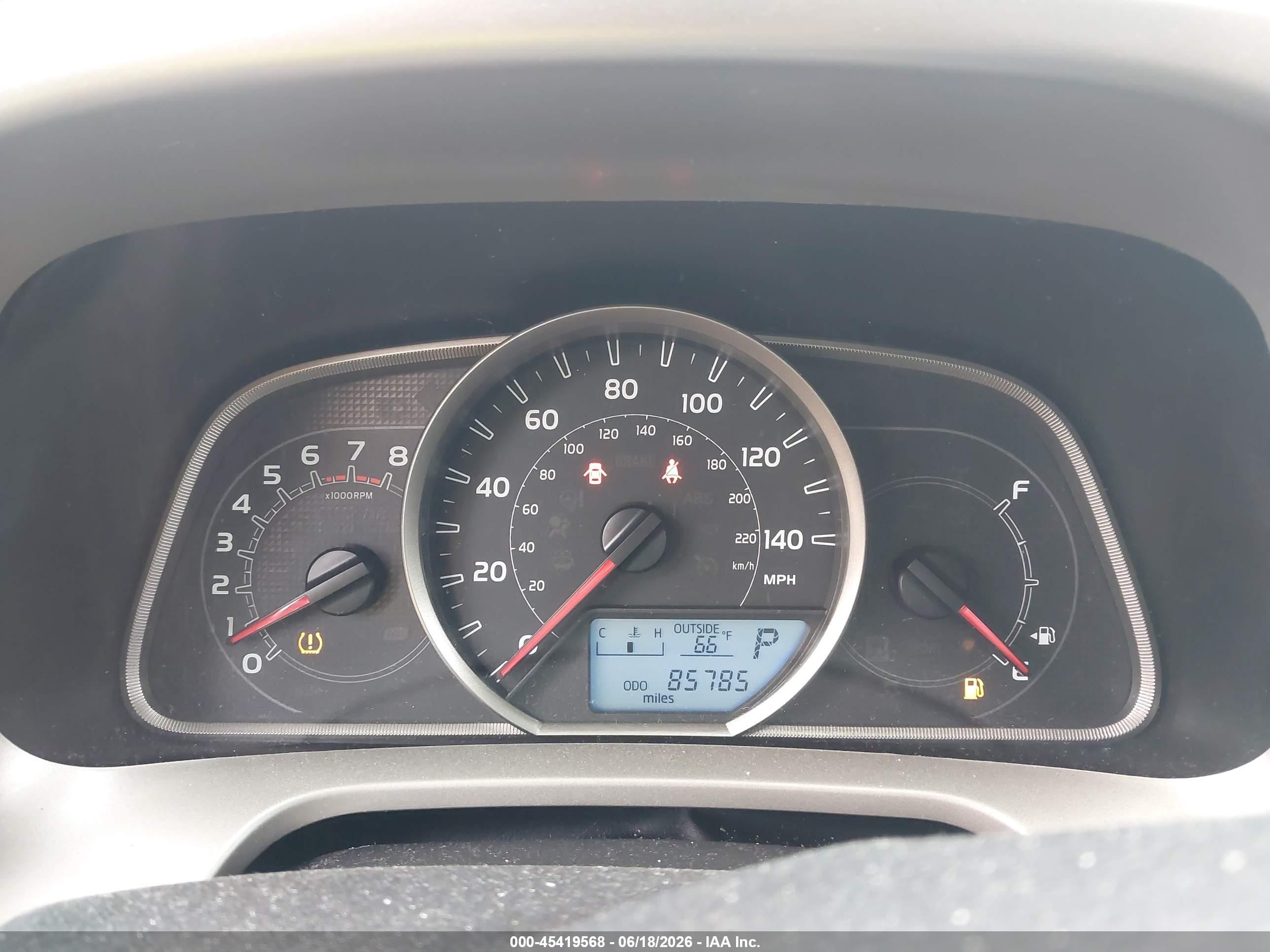 2014 Toyota Rav4 Xle Silver vin: 2T3RFREV7EW198464