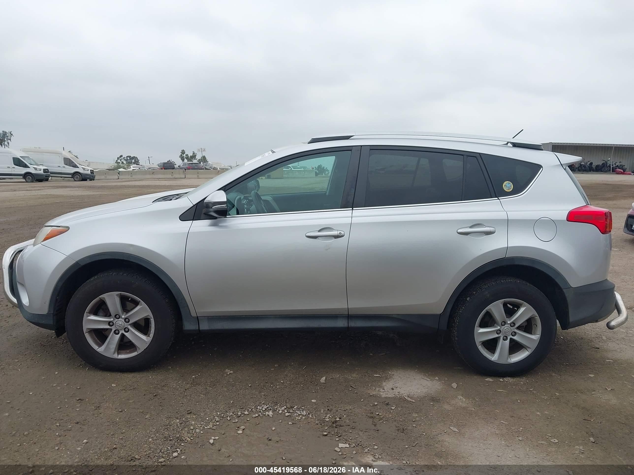 2014 Toyota Rav4 Xle Silver vin: 2T3RFREV7EW198464
