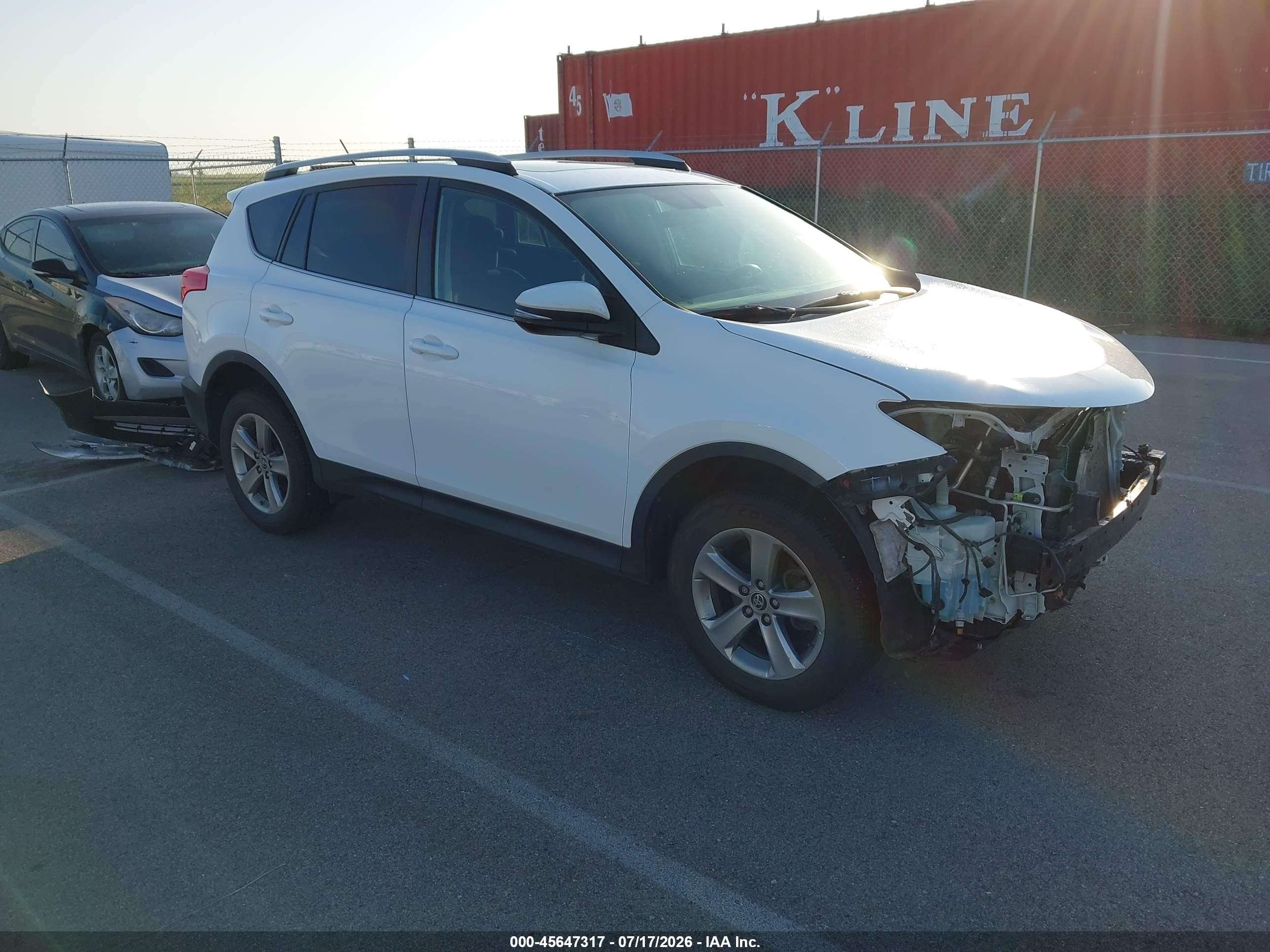 2015 Toyota Rav4 Xle White vin: 2T3RFREV7FW273617