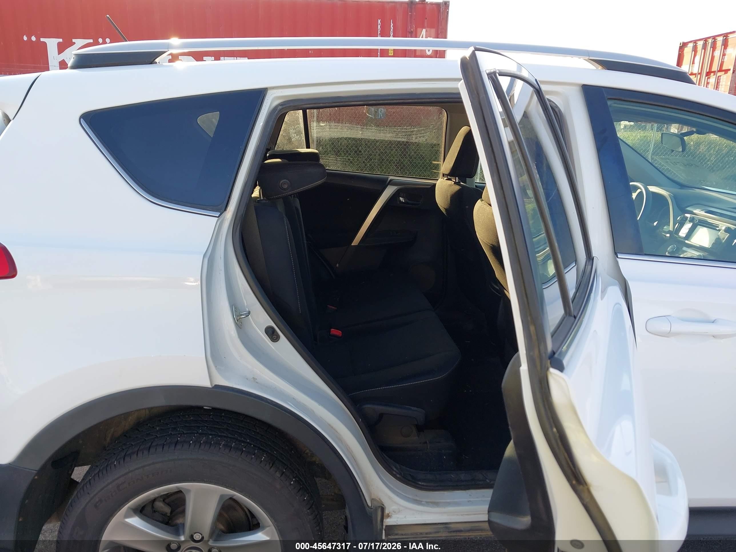 2015 Toyota Rav4 Xle White vin: 2T3RFREV7FW273617