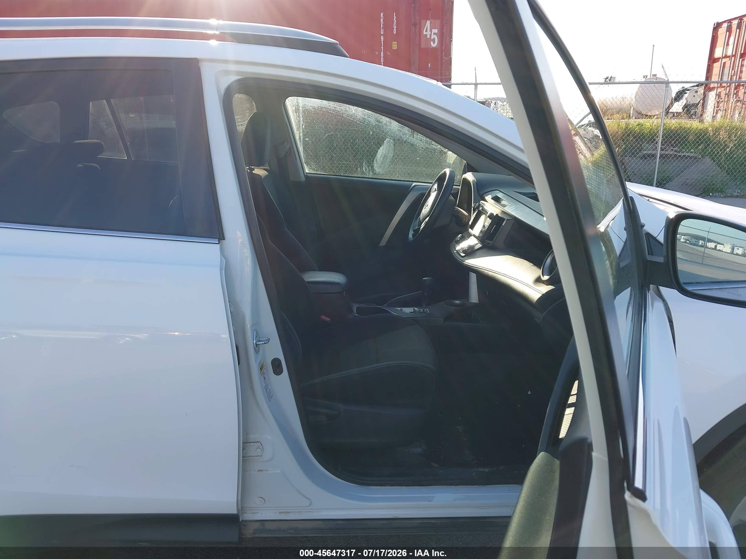 2015 Toyota Rav4 Xle White vin: 2T3RFREV7FW273617