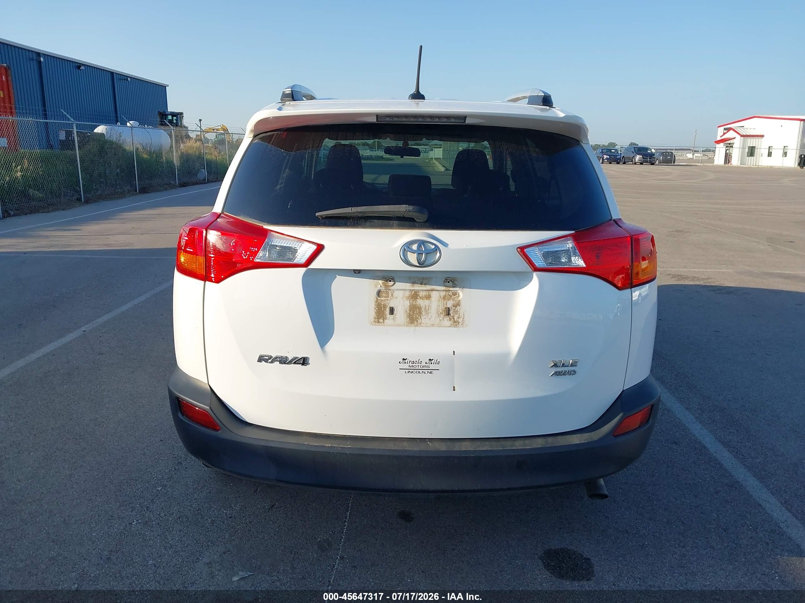 2015 Toyota Rav4 Xle White vin: 2T3RFREV7FW273617