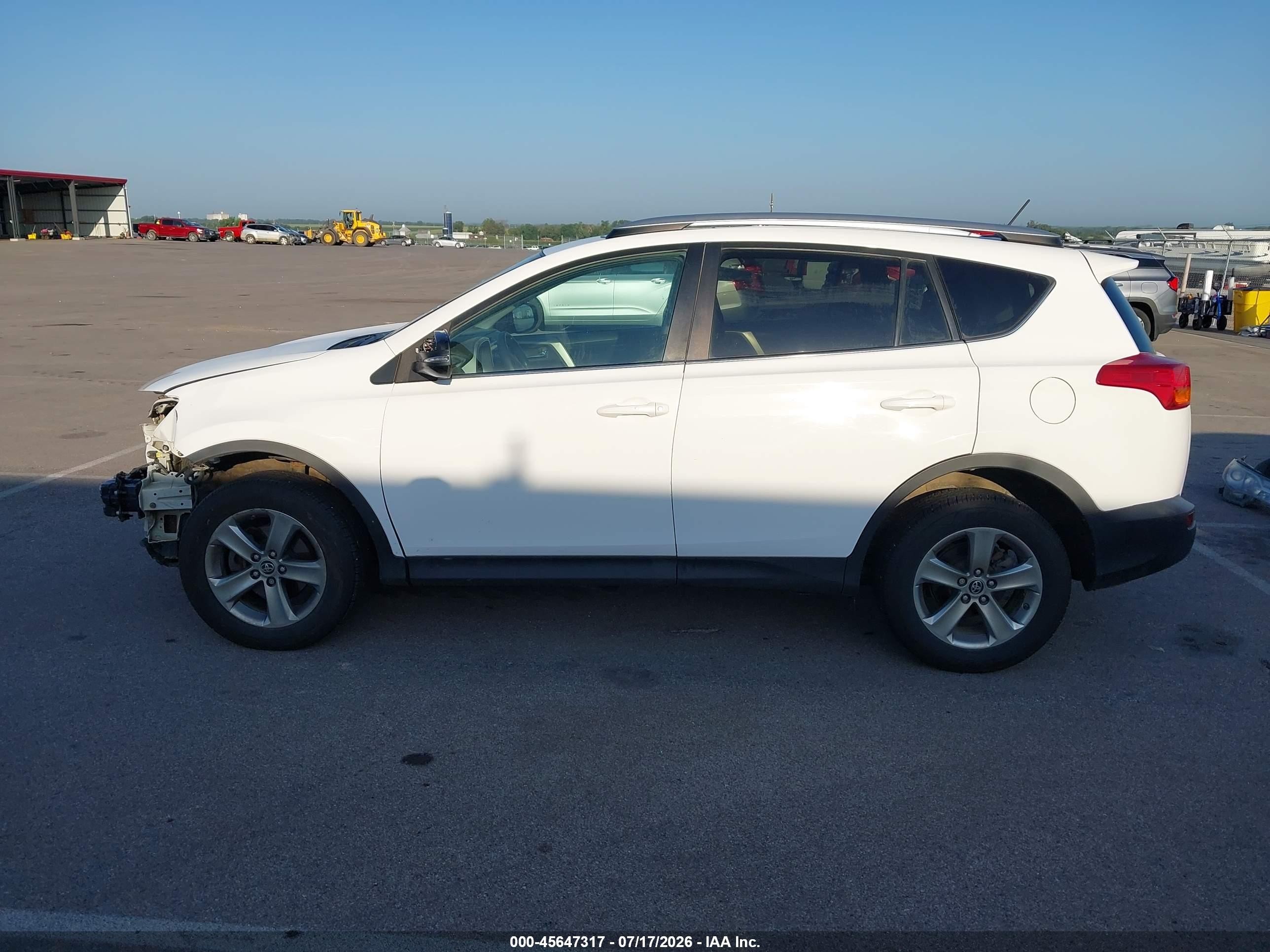 2015 Toyota Rav4 Xle White vin: 2T3RFREV7FW273617