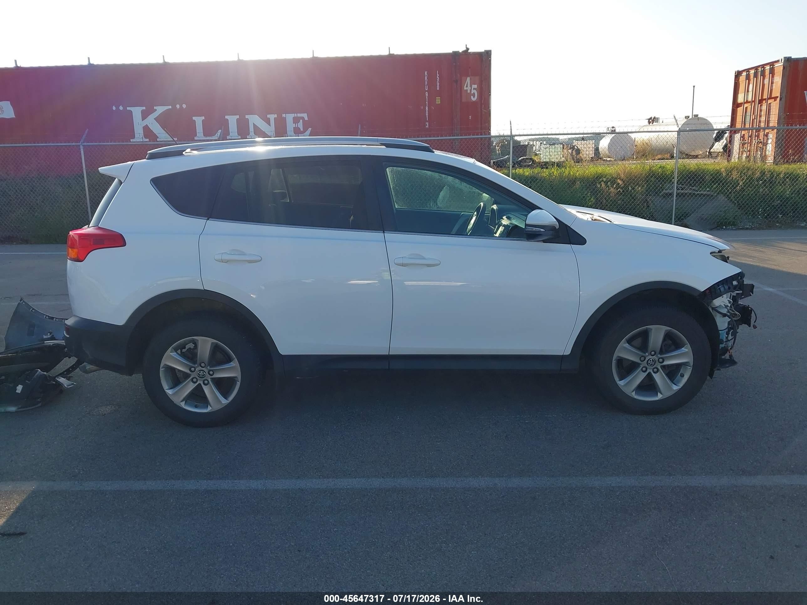 2015 Toyota Rav4 Xle White vin: 2T3RFREV7FW273617