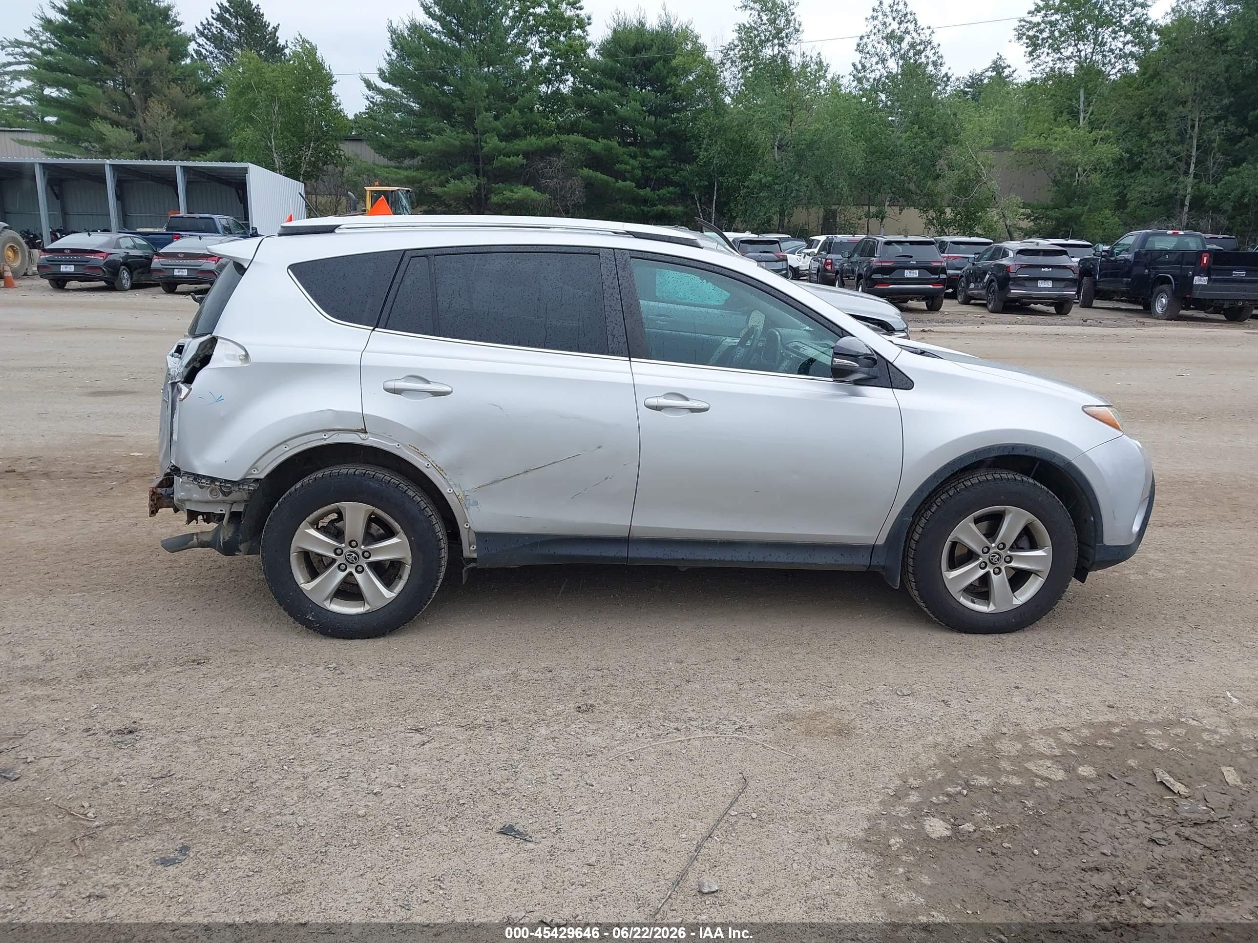 2015 Toyota Rav4 Xle Silver vin: 2T3RFREV7FW350793