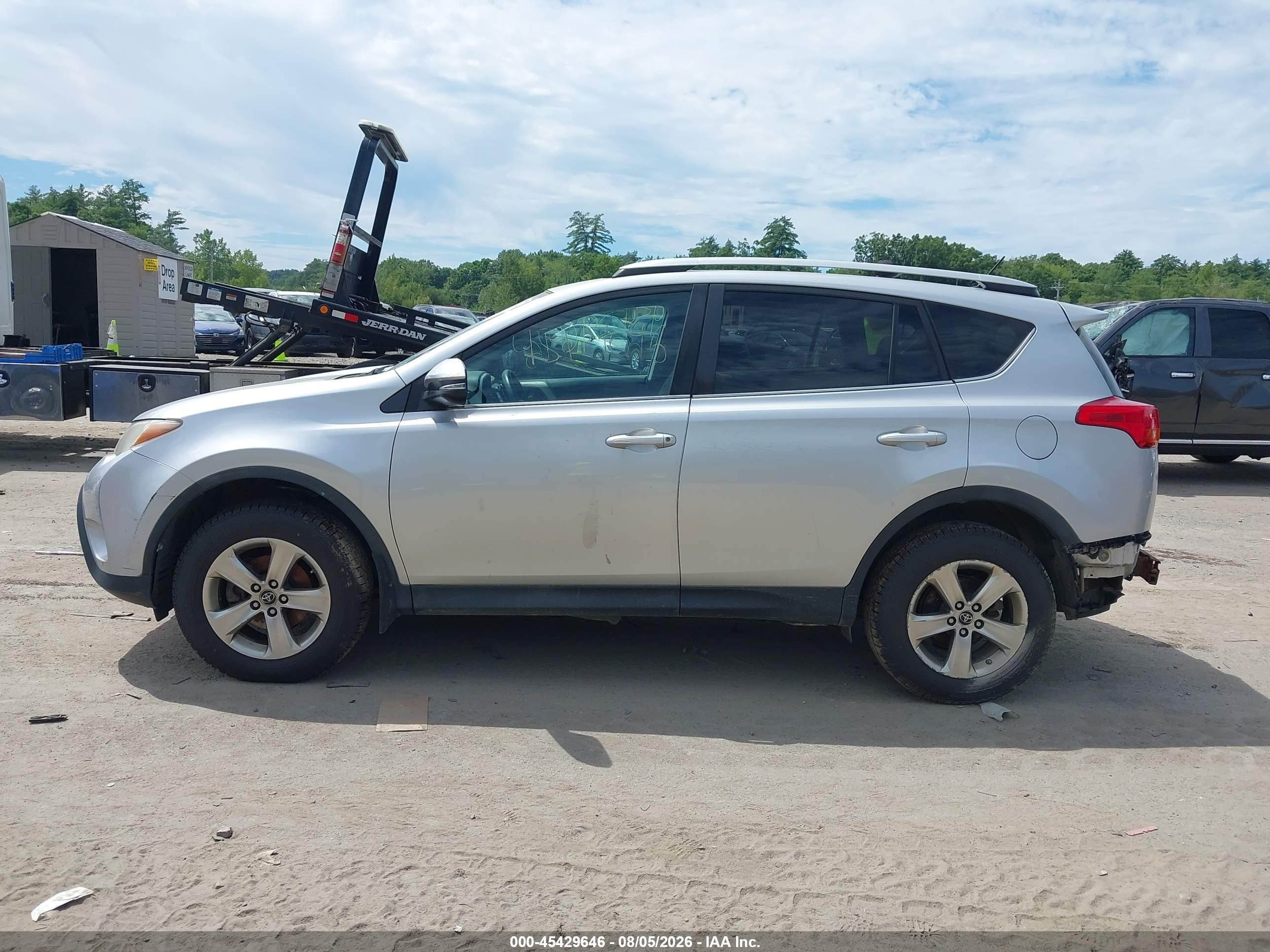 2015 Toyota Rav4 Xle Silver vin: 2T3RFREV7FW350793