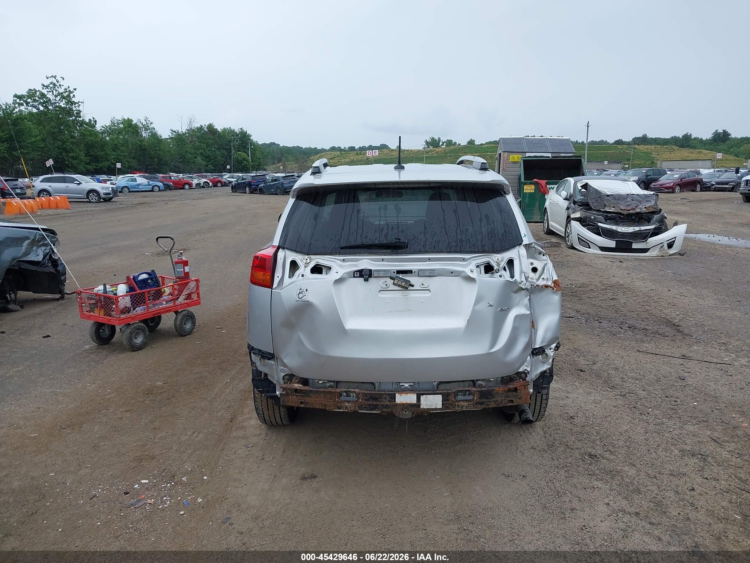 2015 Toyota Rav4 Xle Silver vin: 2T3RFREV7FW350793