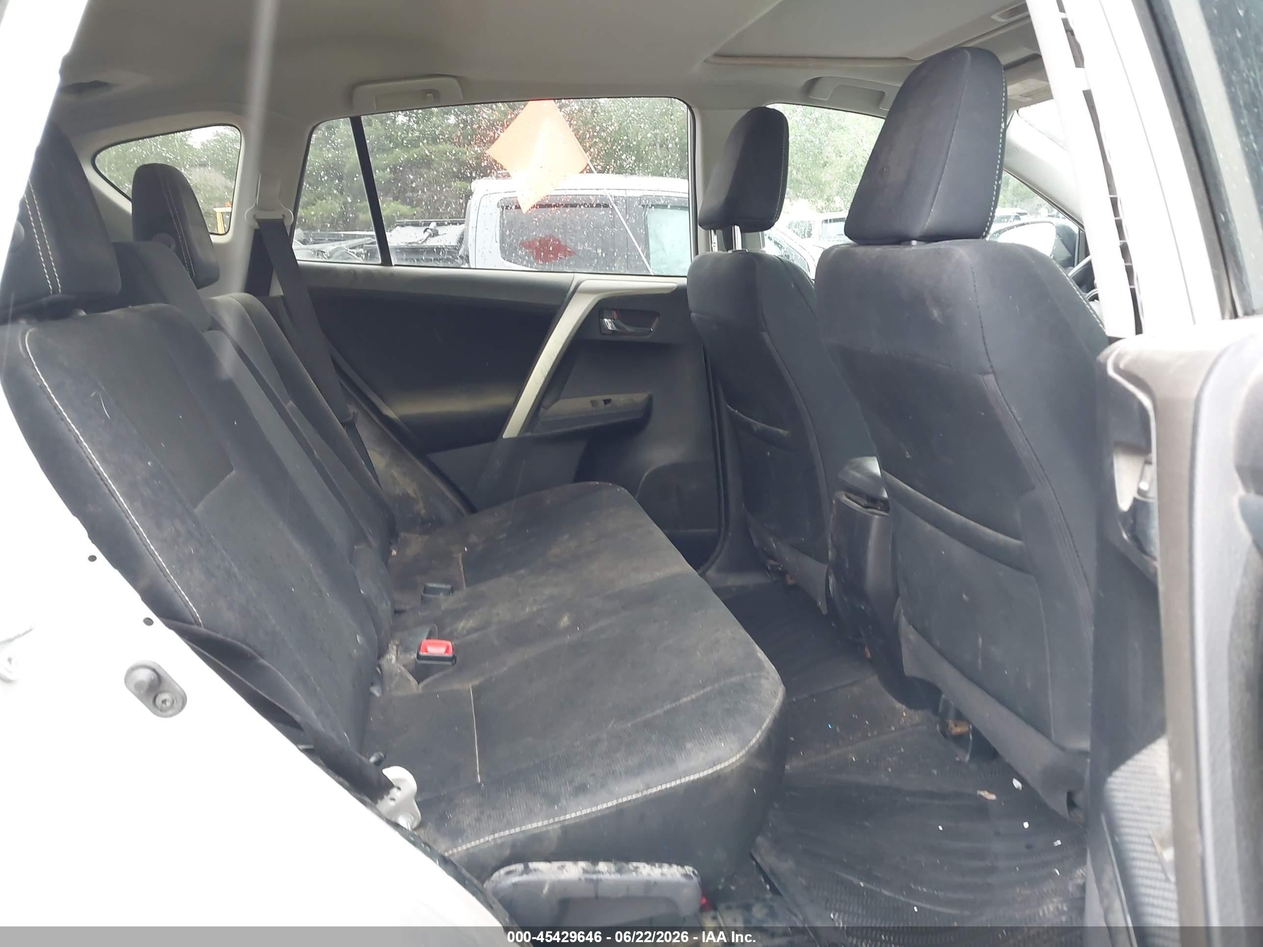 2015 Toyota Rav4 Xle Silver vin: 2T3RFREV7FW350793