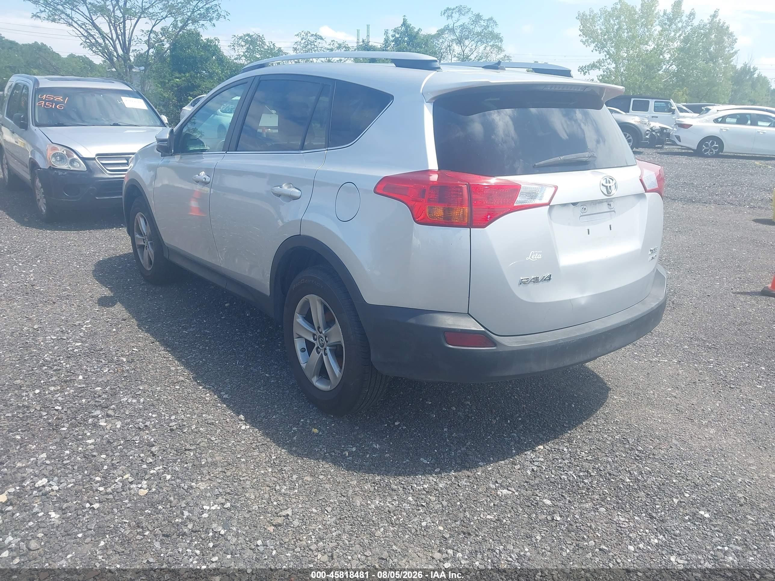 2015 Toyota Rav4 Xle Silver vin: 2T3RFREV7FW386211