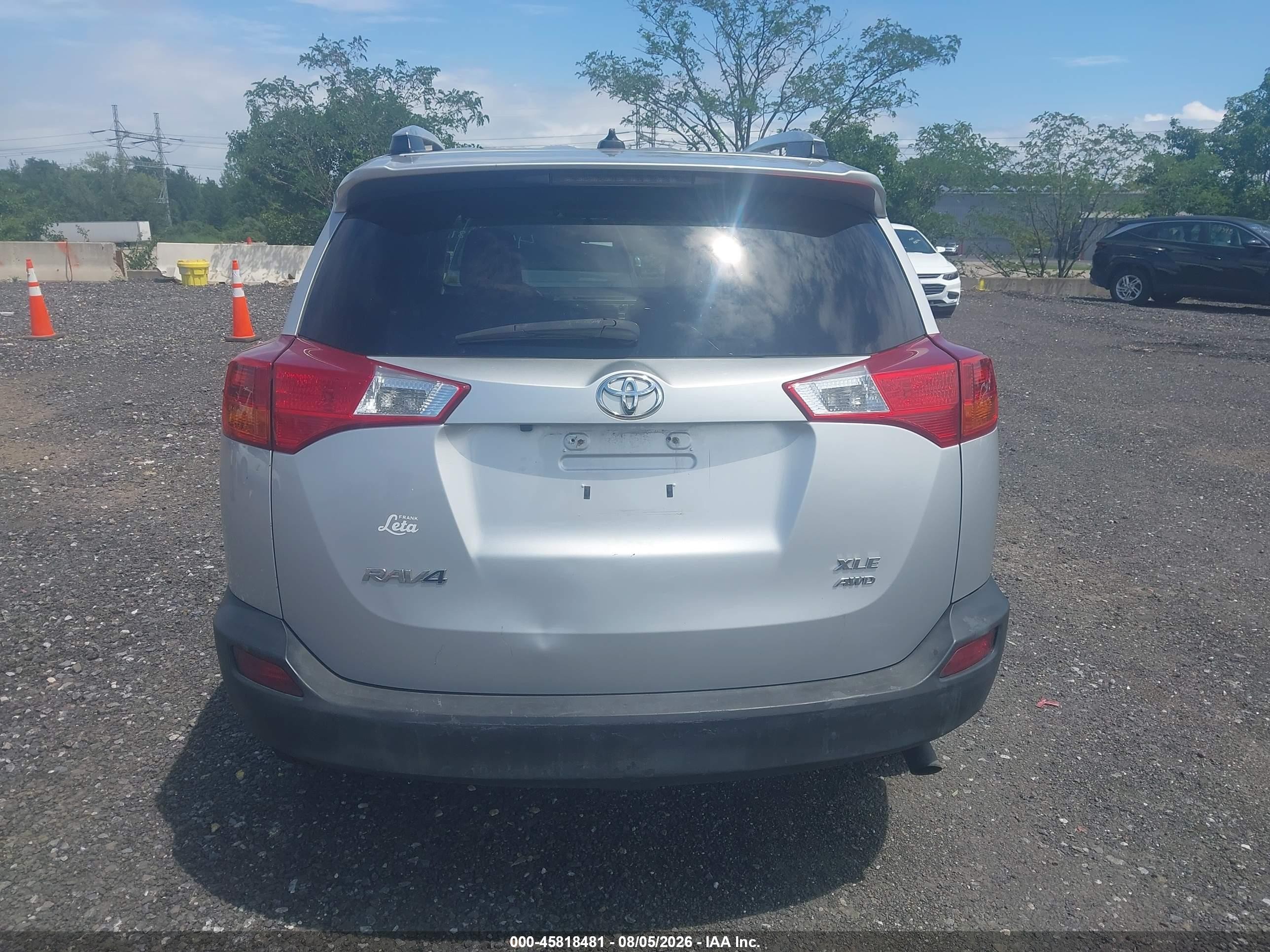 2015 Toyota Rav4 Xle Silver vin: 2T3RFREV7FW386211