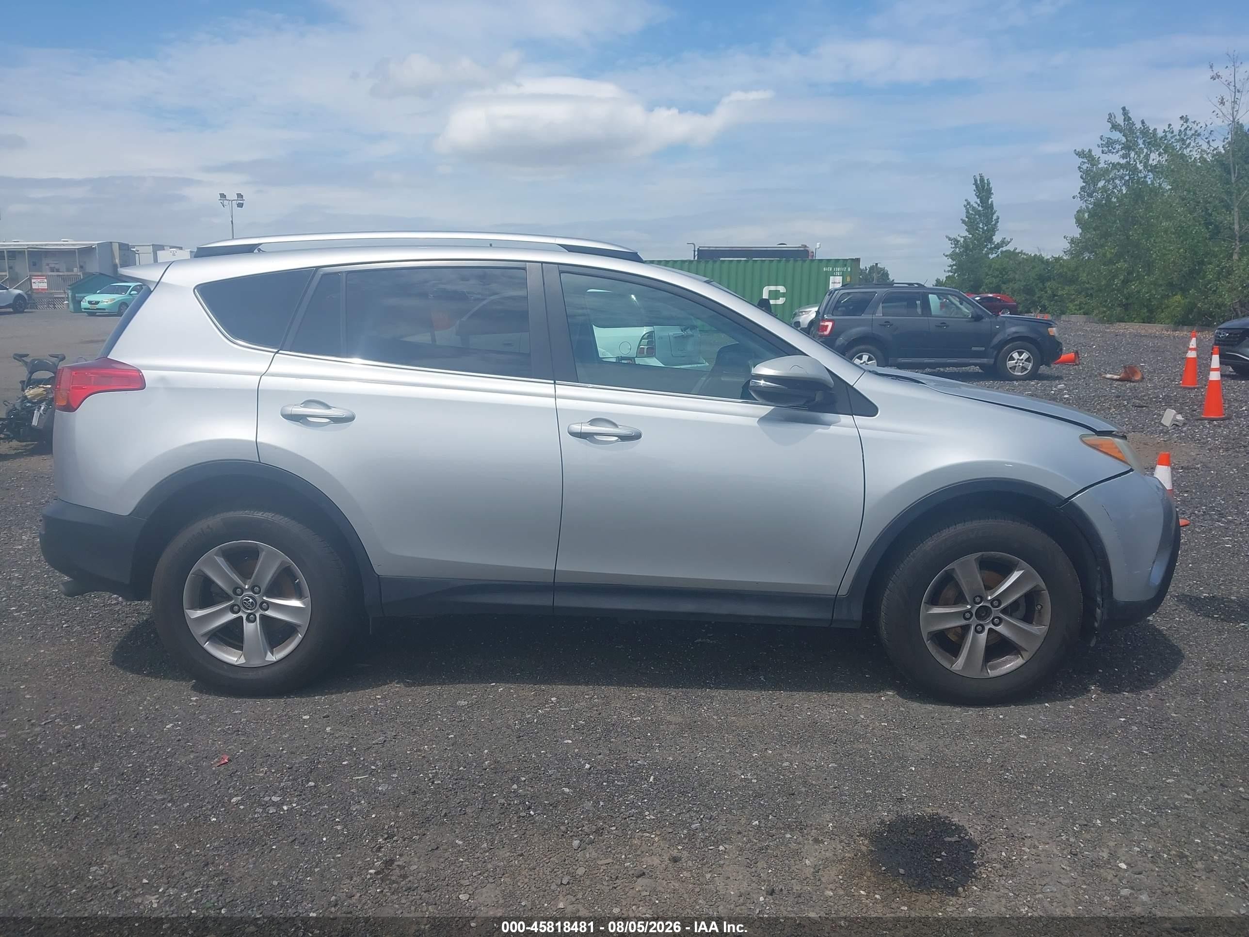 2015 Toyota Rav4 Xle Silver vin: 2T3RFREV7FW386211