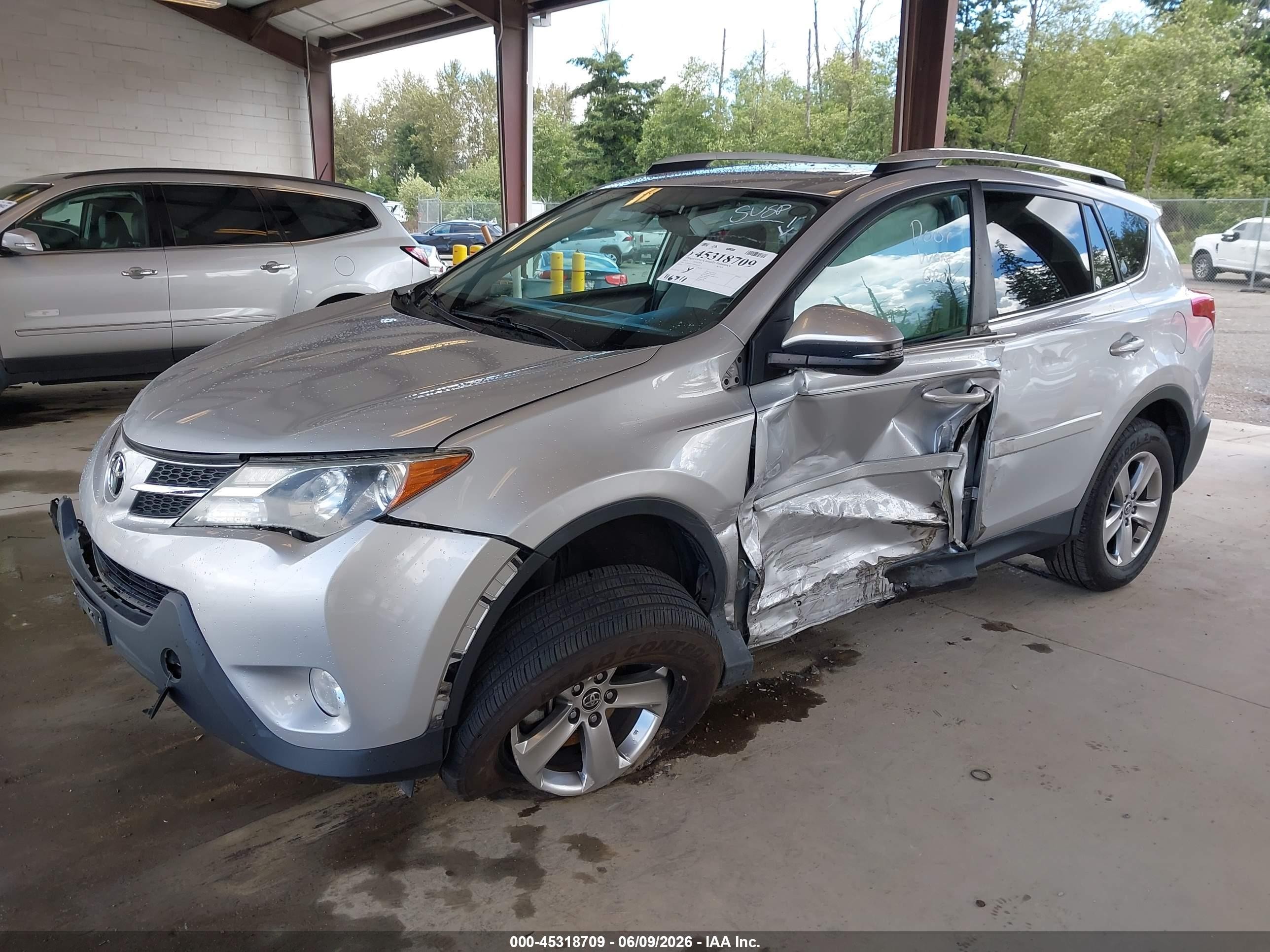 2015 Toyota Rav4 Xle Silver vin: 2T3RFREV7FW401659
