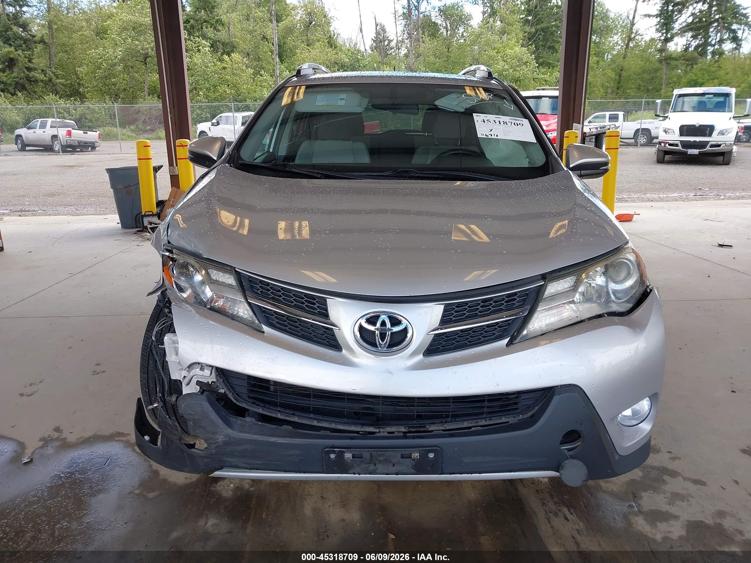 2015 Toyota Rav4 Xle Silver vin: 2T3RFREV7FW401659