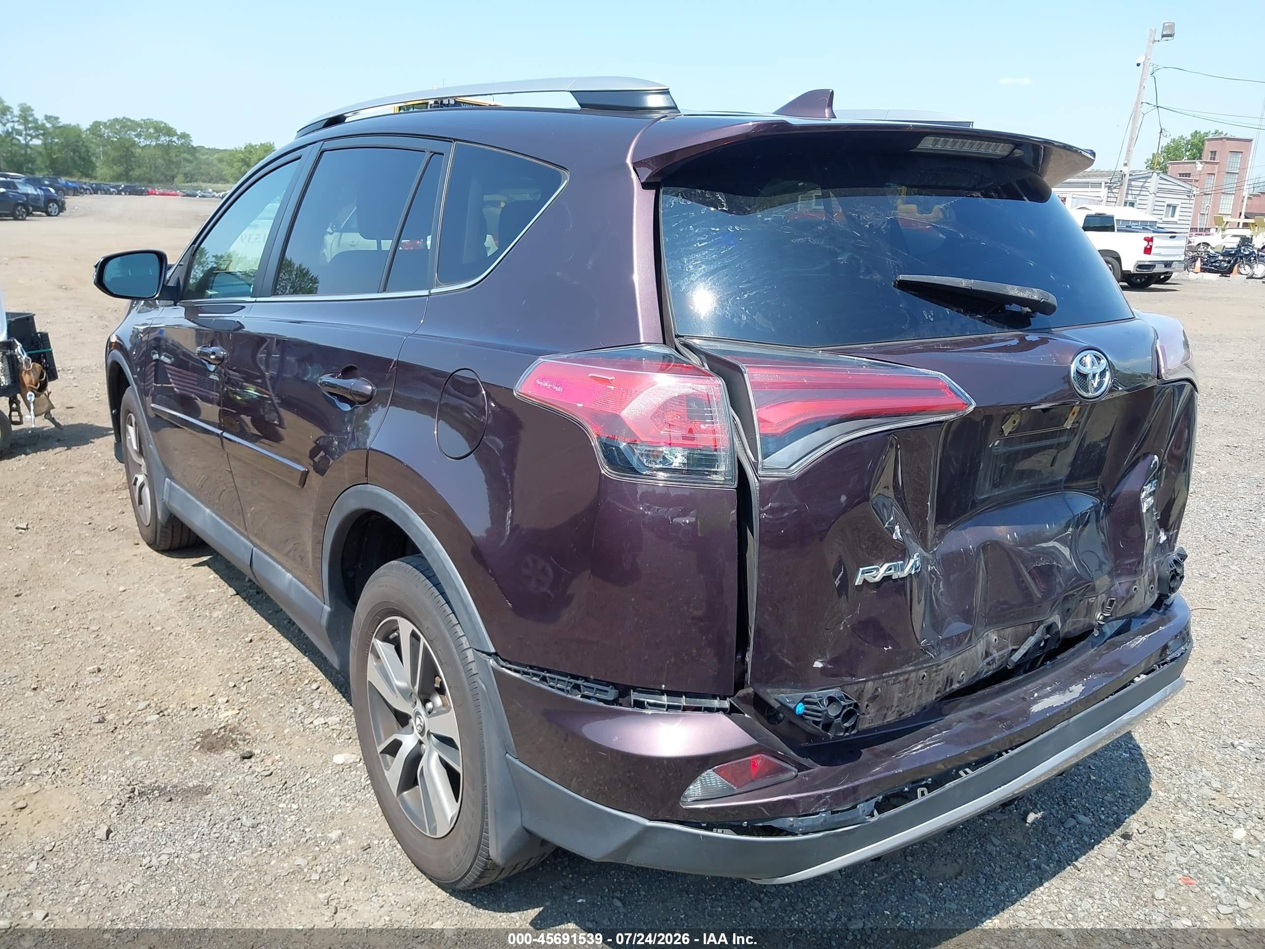 2018 Toyota Rav4 Xle Purple vin: 2T3RFREV7JW727308