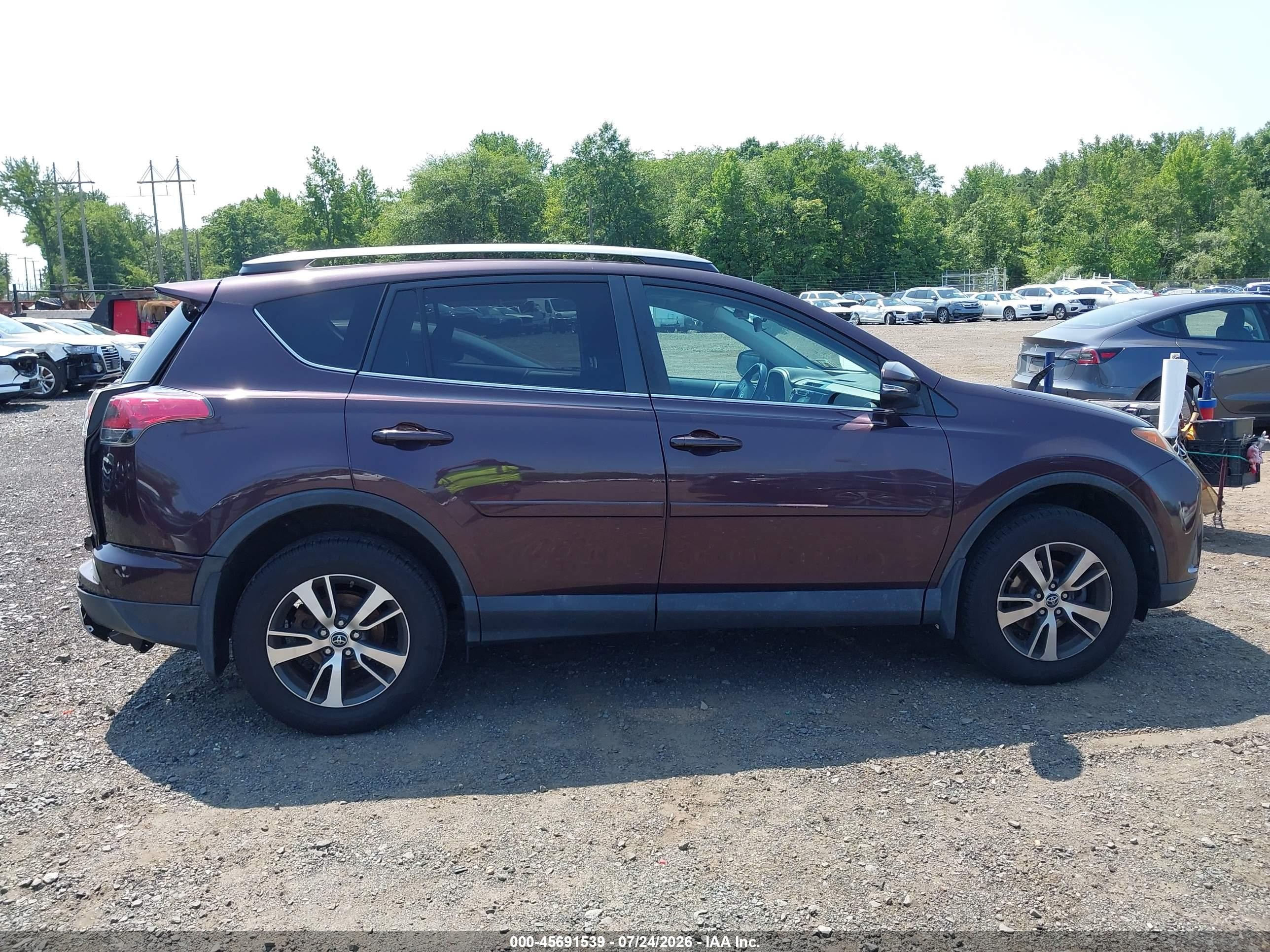 2018 Toyota Rav4 Xle Purple vin: 2T3RFREV7JW727308