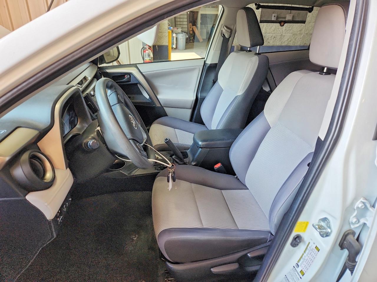 2013 Toyota Rav4 Xle White vin: 2T3RFREV8DW041203