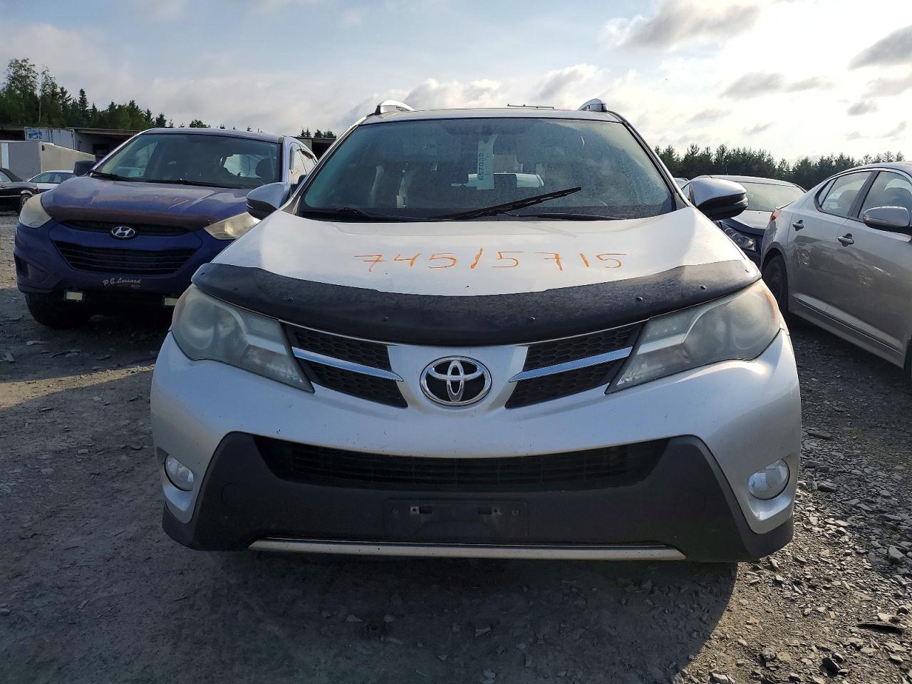2014 Toyota Rav4 Xle Silver vin: 2T3RFREV8EW213196