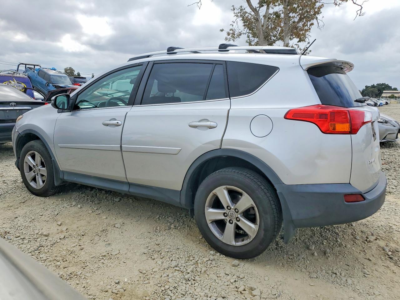 2014 Toyota Rav4 Xle Silver vin: 2T3RFREV8EW228443