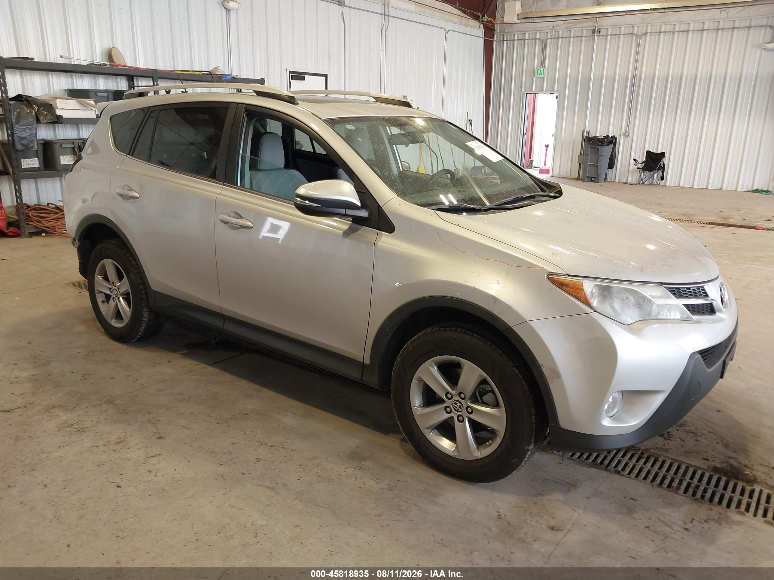 2015 Toyota Rav4 Xle Silver vin: 2T3RFREV8FW327300