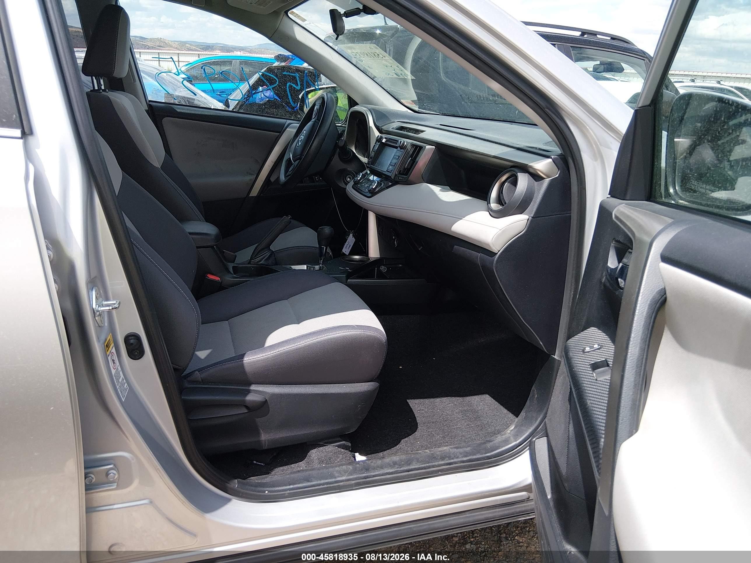 2015 Toyota Rav4 Xle Silver vin: 2T3RFREV8FW327300