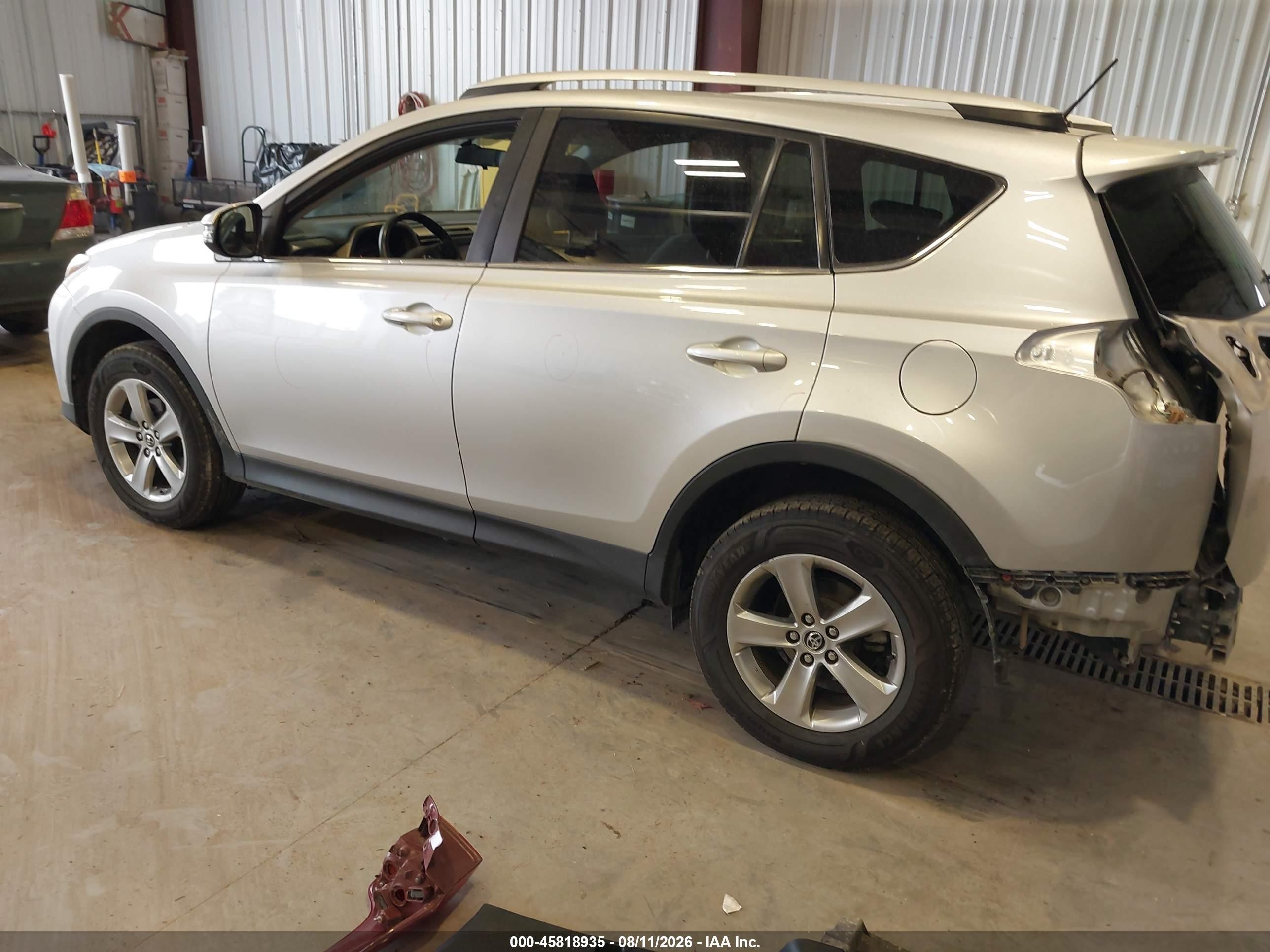 2015 Toyota Rav4 Xle Silver vin: 2T3RFREV8FW327300