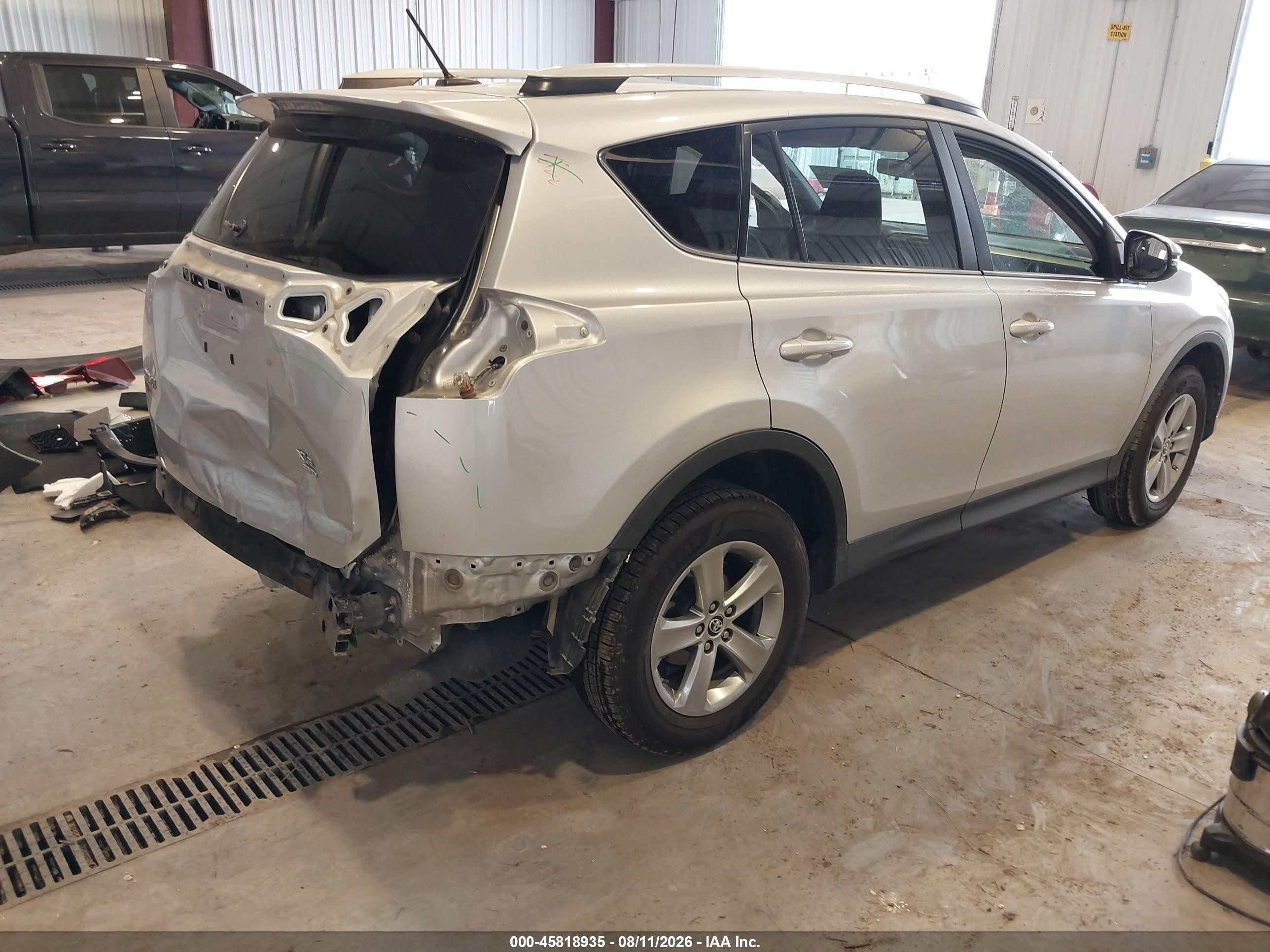 2015 Toyota Rav4 Xle Silver vin: 2T3RFREV8FW327300