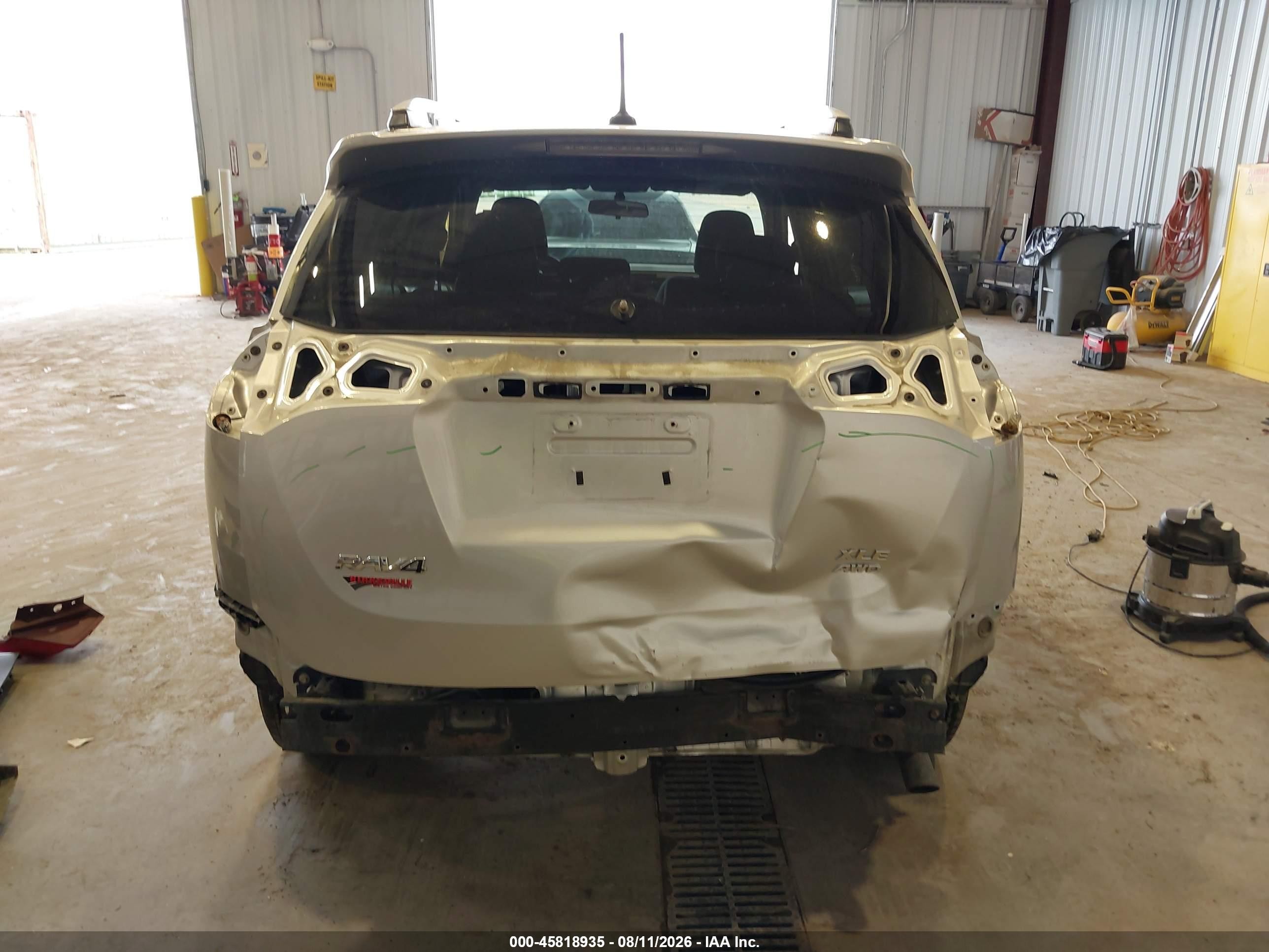 2015 Toyota Rav4 Xle Silver vin: 2T3RFREV8FW327300