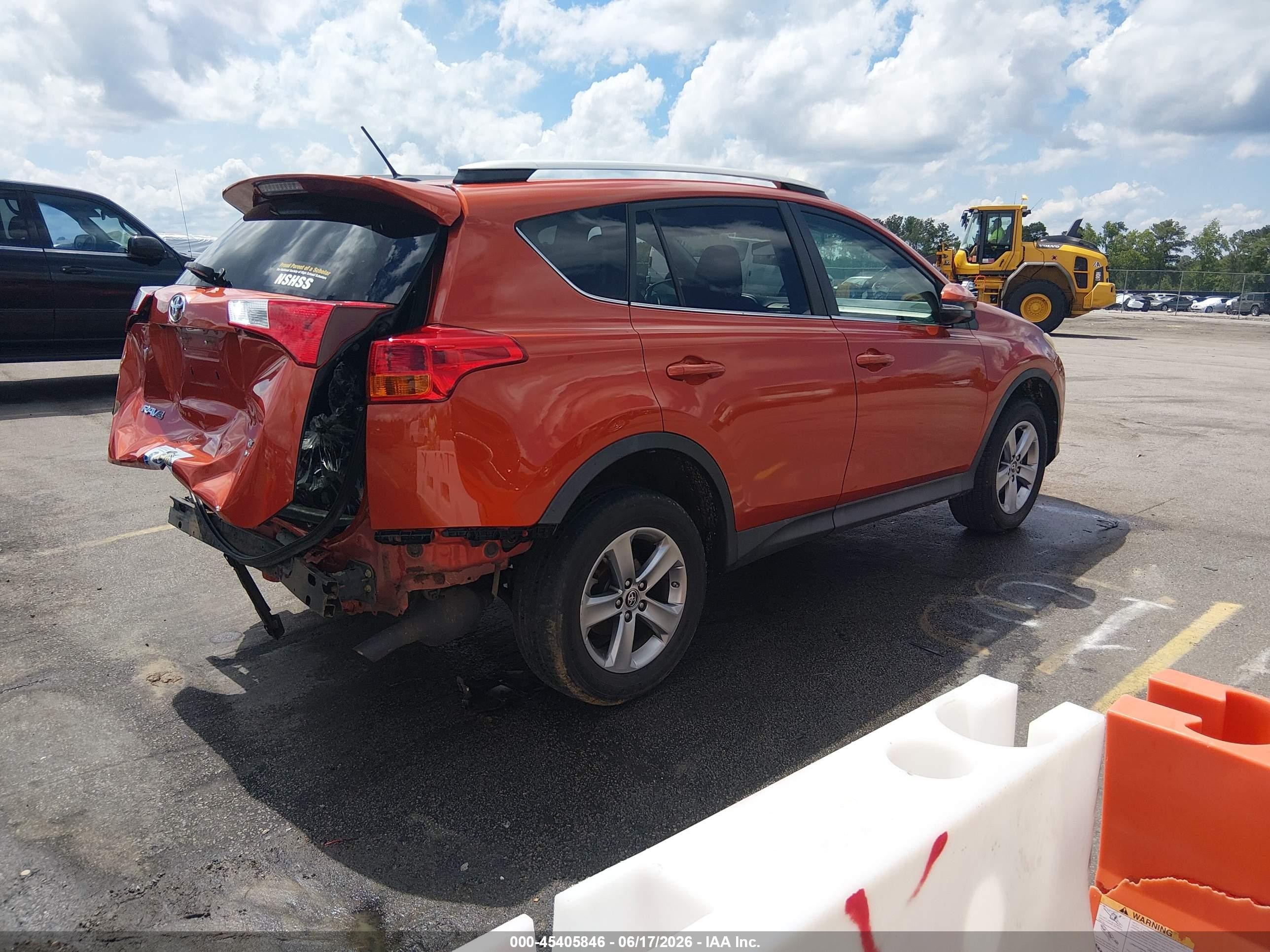 2015 Toyota Rav4 Xle Orange vin: 2T3RFREV8FW330990