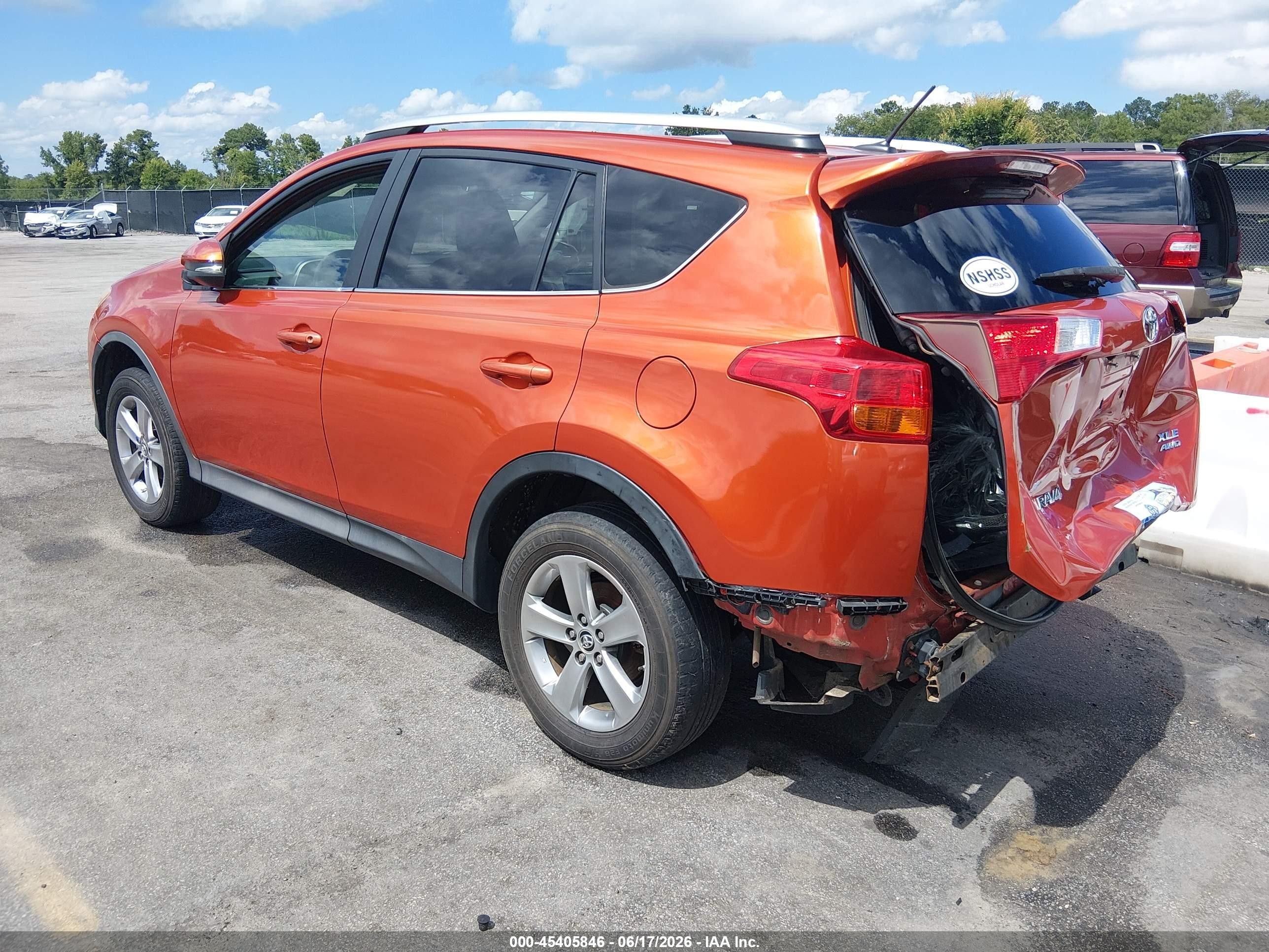 2015 Toyota Rav4 Xle Orange vin: 2T3RFREV8FW330990