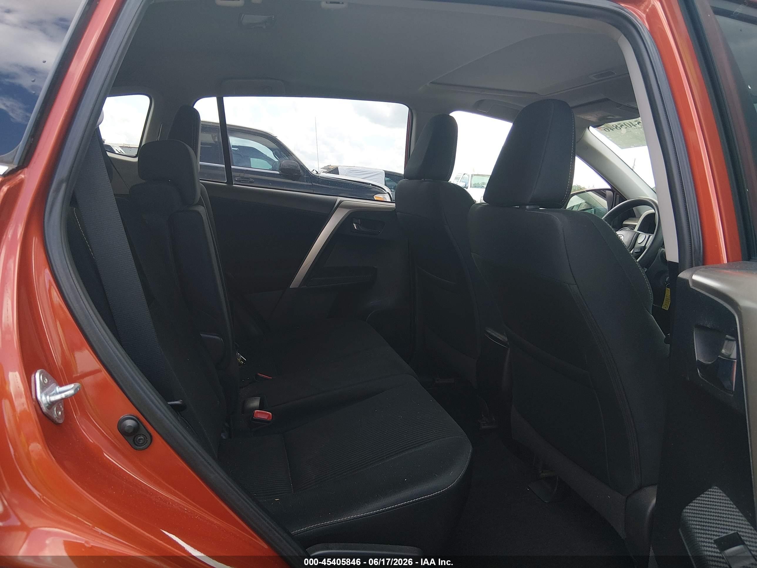 2015 Toyota Rav4 Xle Orange vin: 2T3RFREV8FW330990