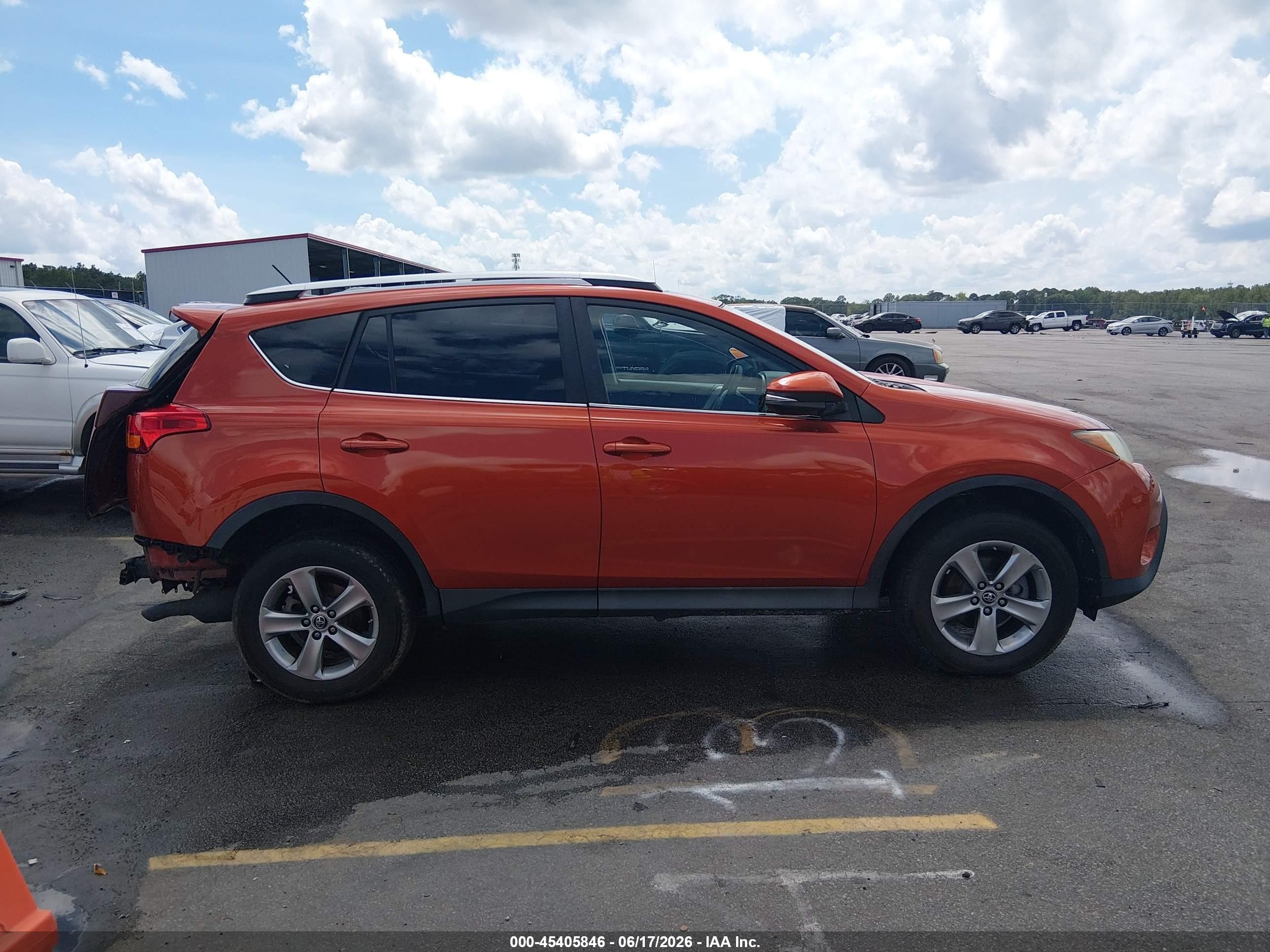 2015 Toyota Rav4 Xle Orange vin: 2T3RFREV8FW330990