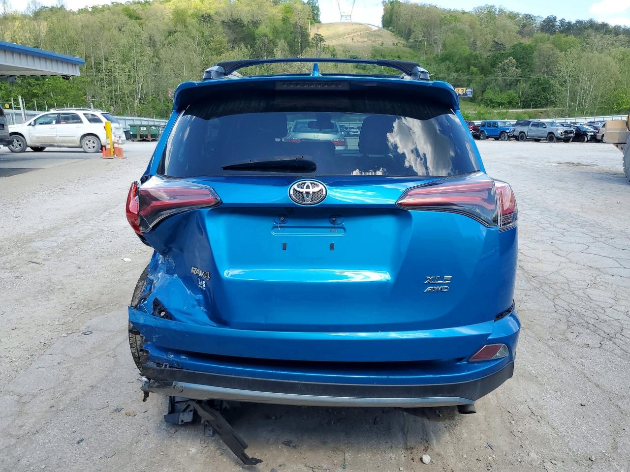 2018 Toyota Rav4 Xle Синий vin: 2T3RFREV8JW745994