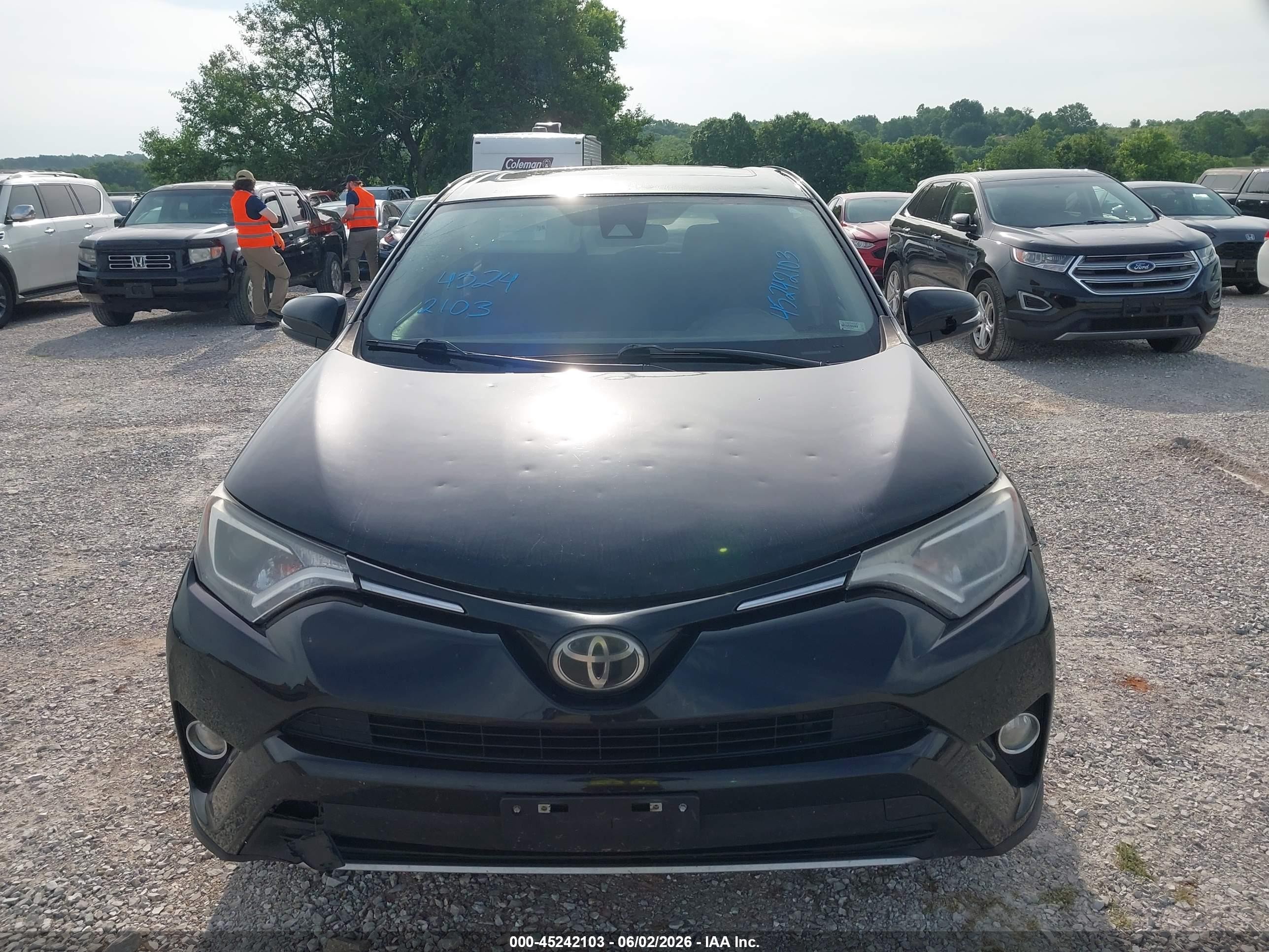 2018 Toyota Rav4 Xle Gray vin: 2T3RFREV8JW789753