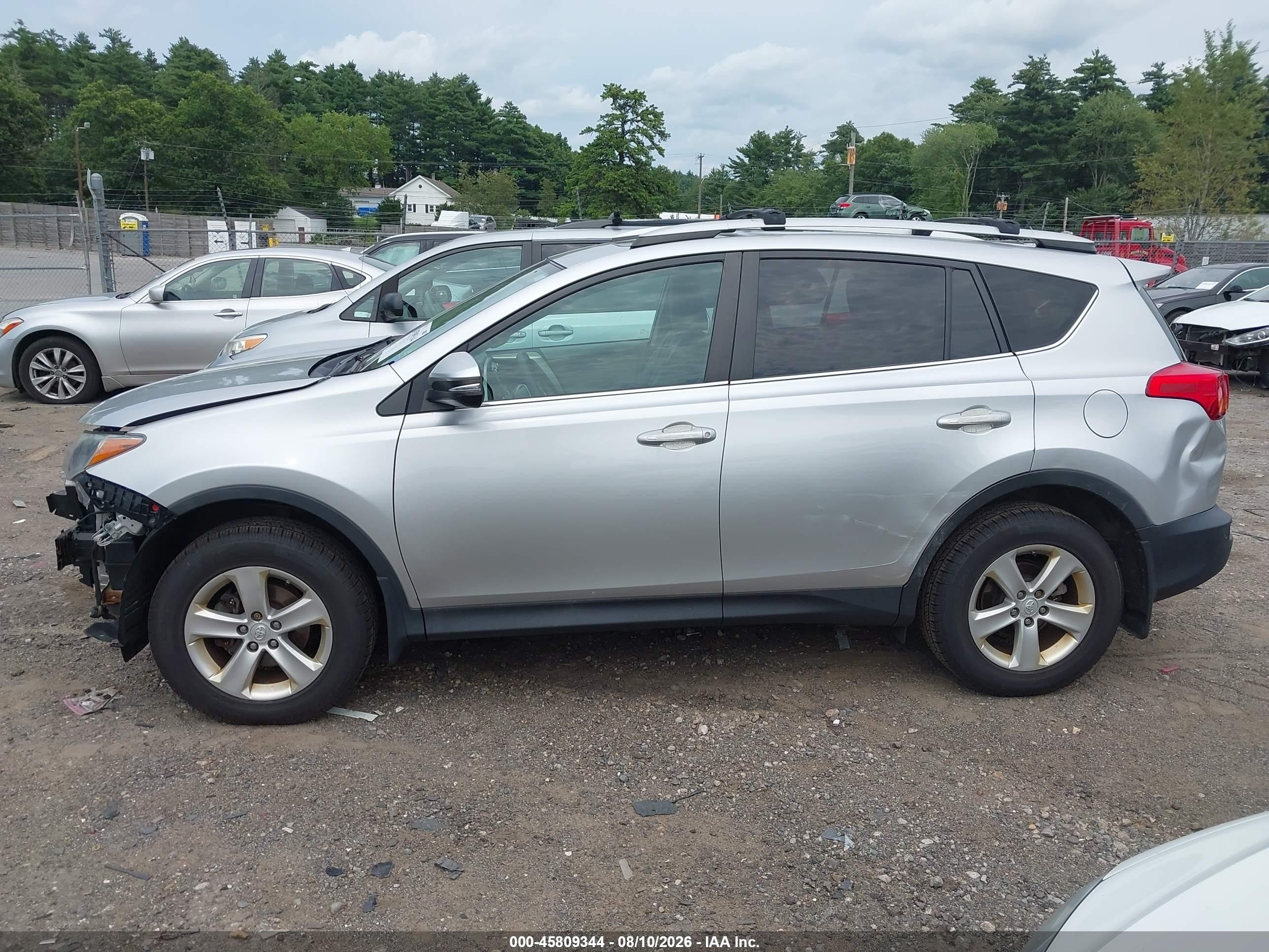 2013 Toyota Rav4 Xle Серебряный vin: 2T3RFREV9DW029836