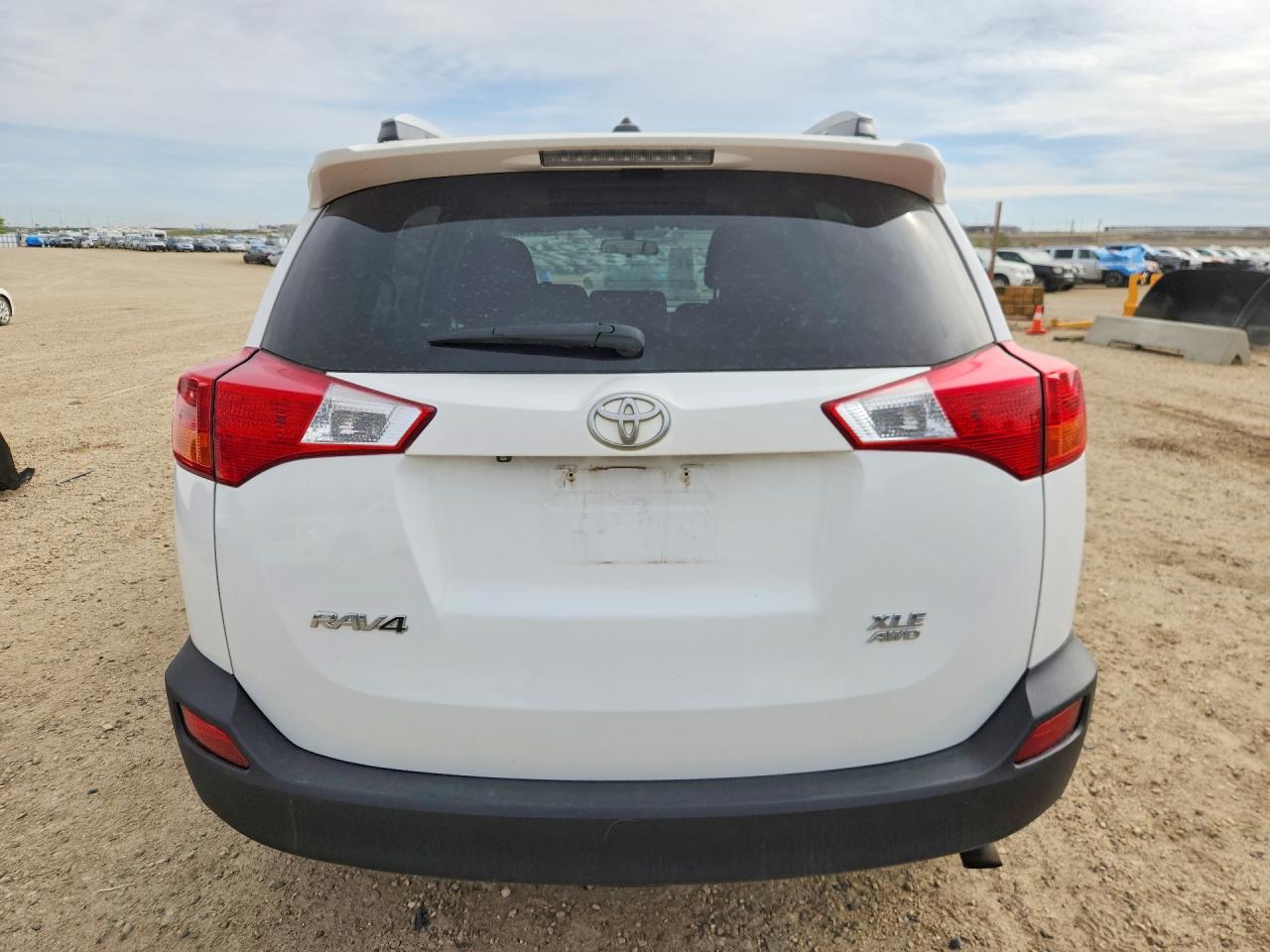 2014 Toyota Rav4 Xle White vin: 2T3RFREV9EW129677