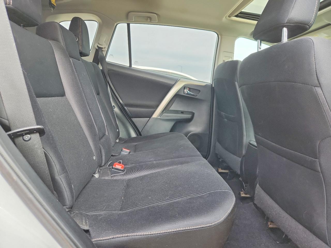 2014 Toyota Rav4 Xle White vin: 2T3RFREV9EW129677