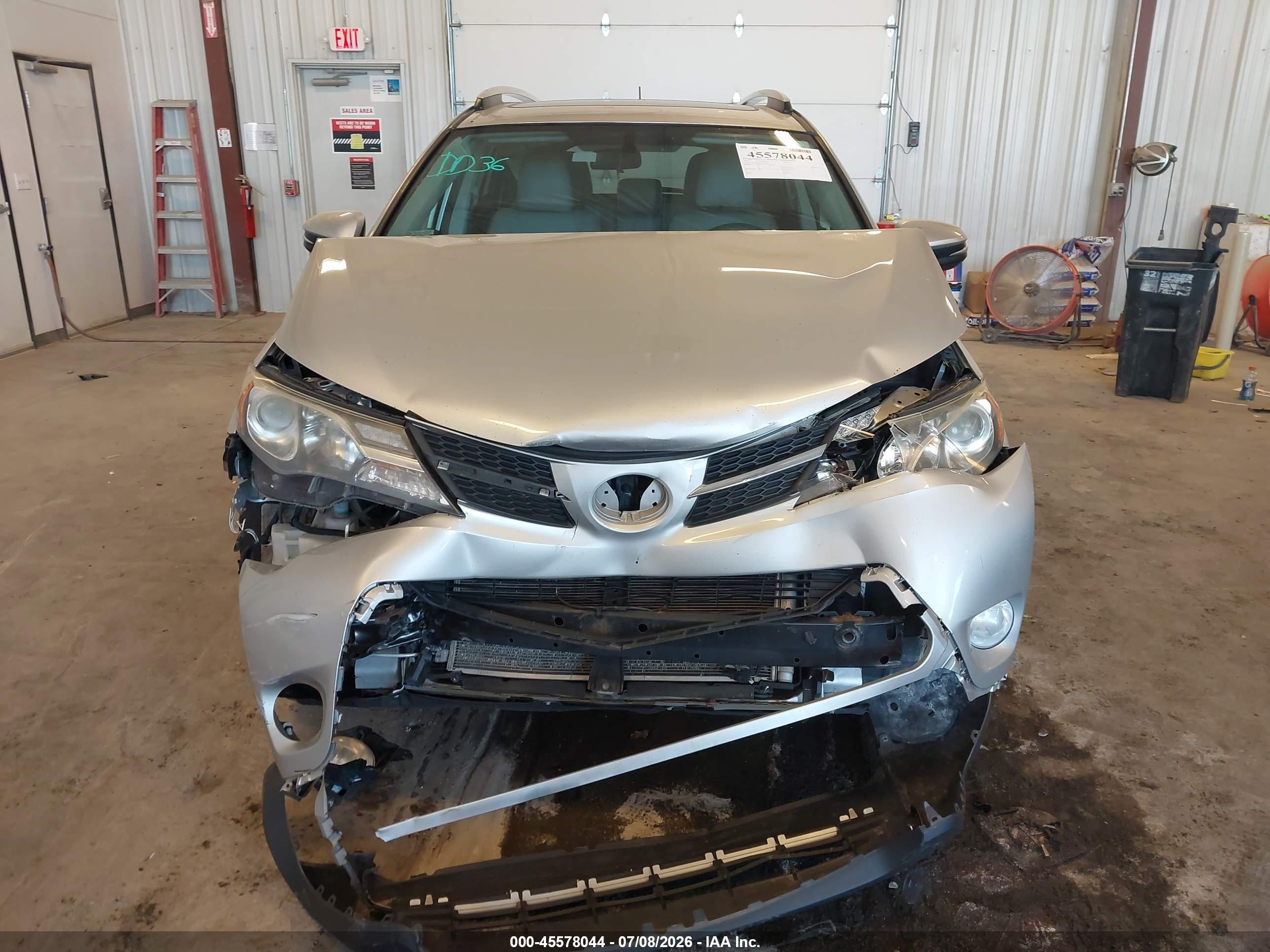 2014 Toyota Rav4 Xle Silver vin: 2T3RFREV9EW137102