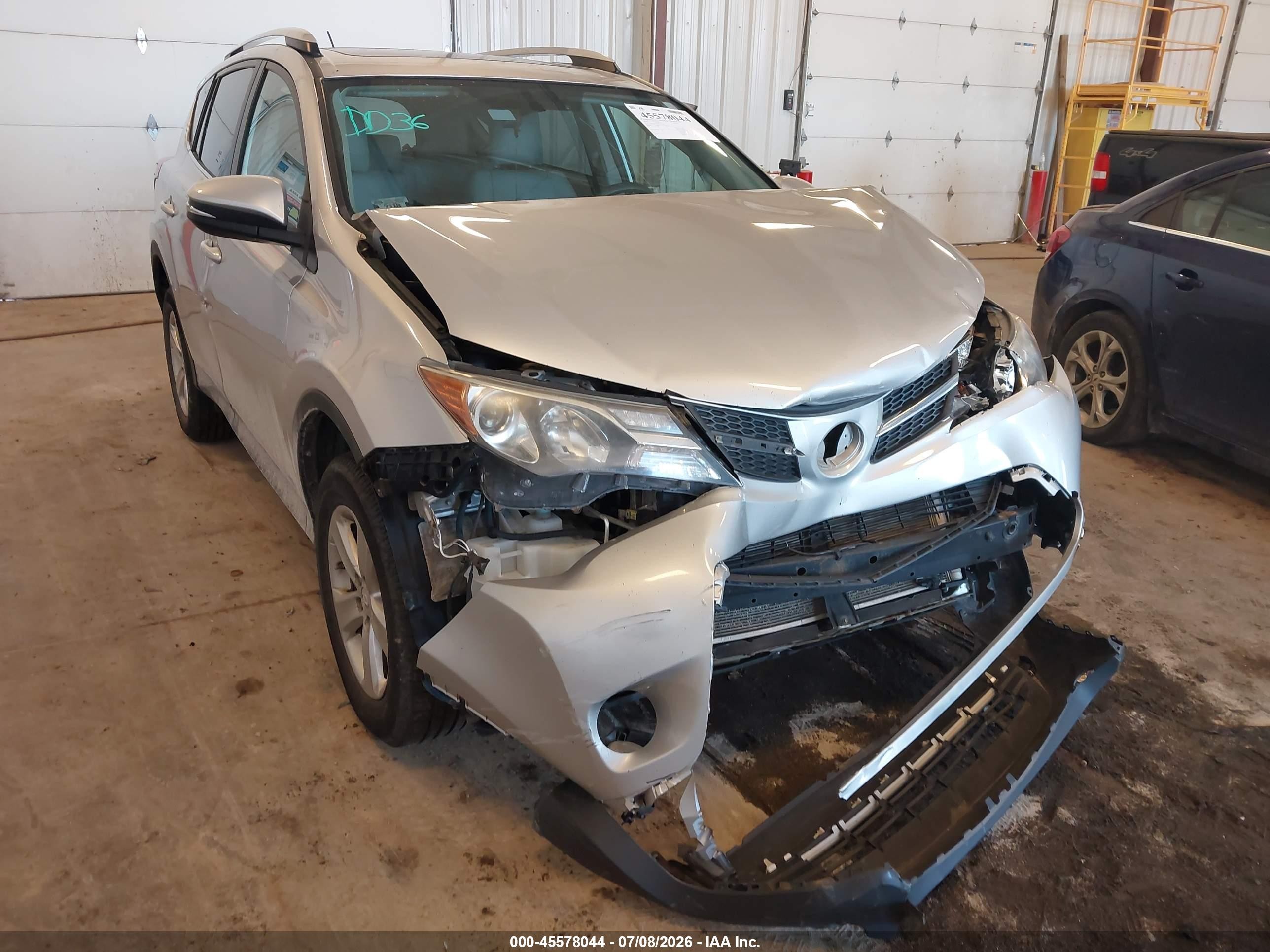 2014 Toyota Rav4 Xle Silver vin: 2T3RFREV9EW137102
