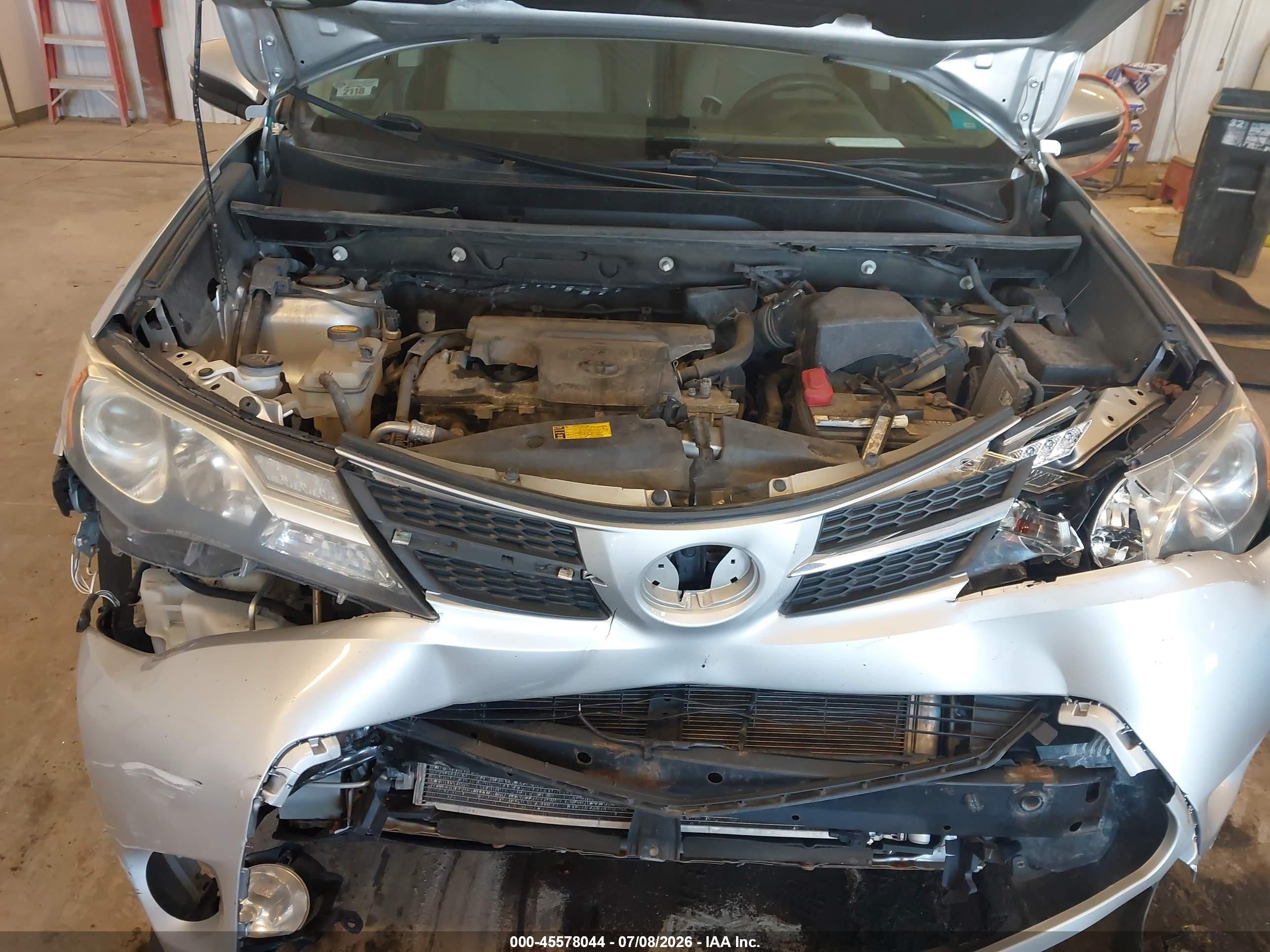 2014 Toyota Rav4 Xle Silver vin: 2T3RFREV9EW137102