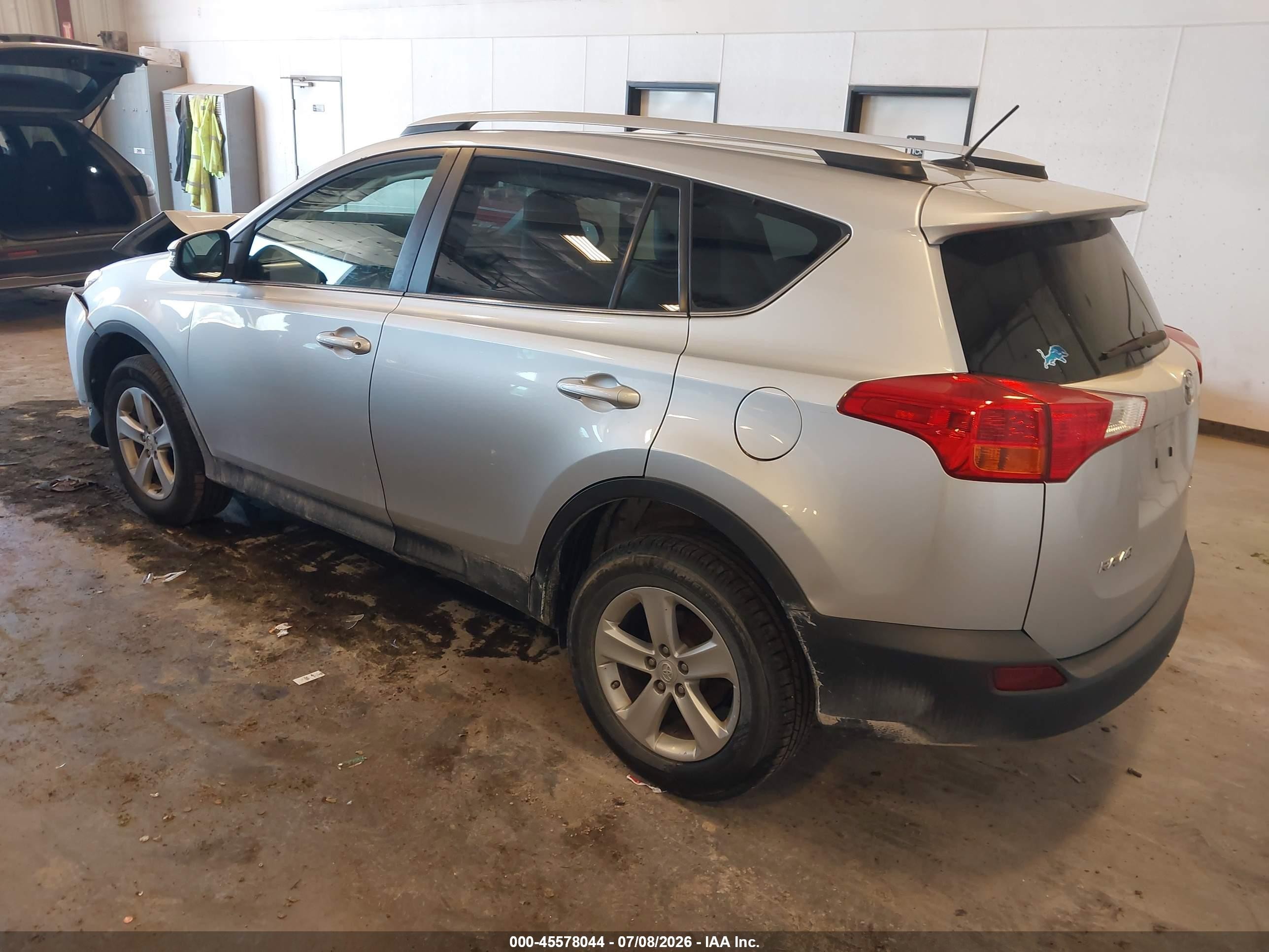 2014 Toyota Rav4 Xle Silver vin: 2T3RFREV9EW137102