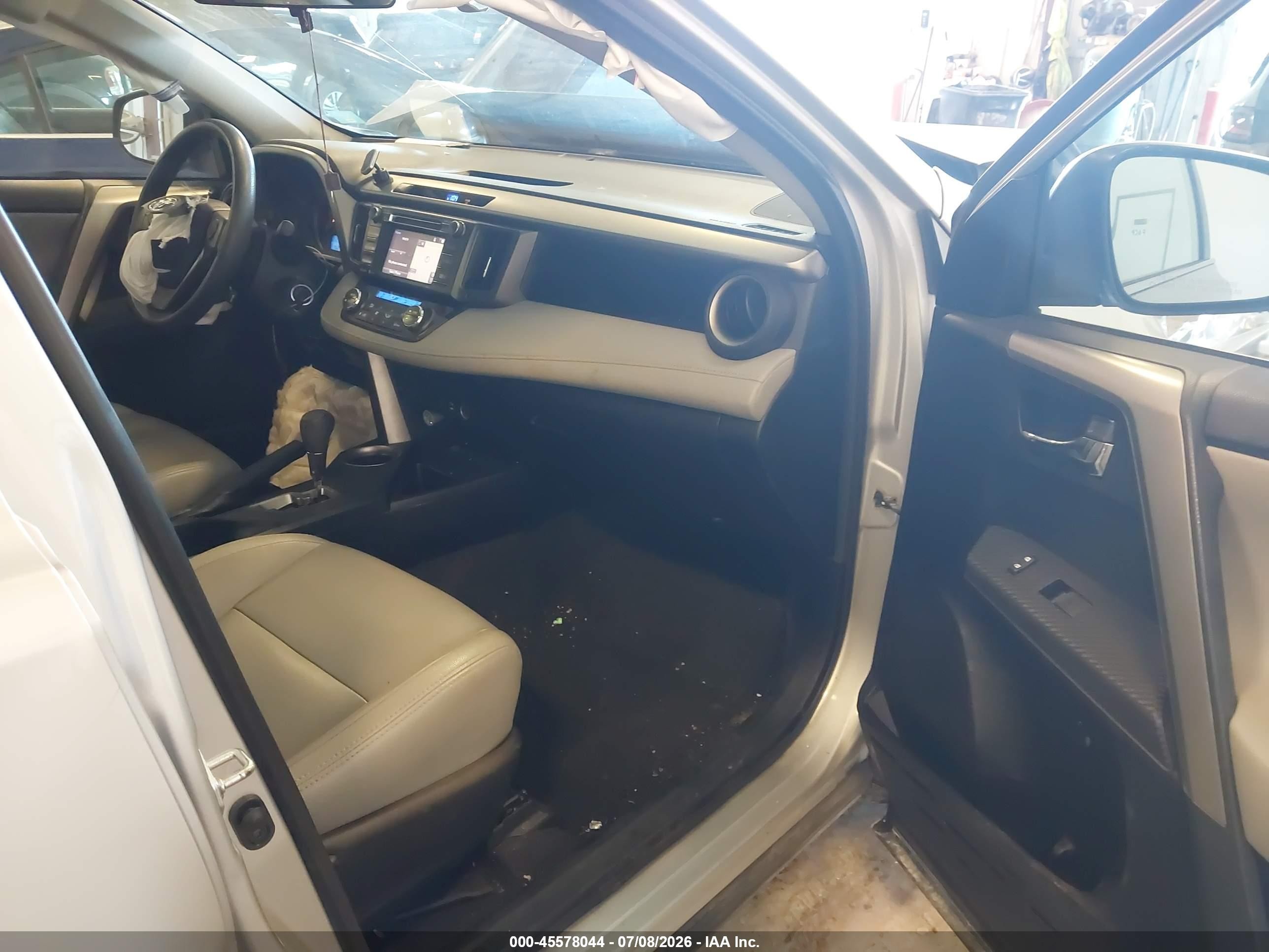 2014 Toyota Rav4 Xle Silver vin: 2T3RFREV9EW137102