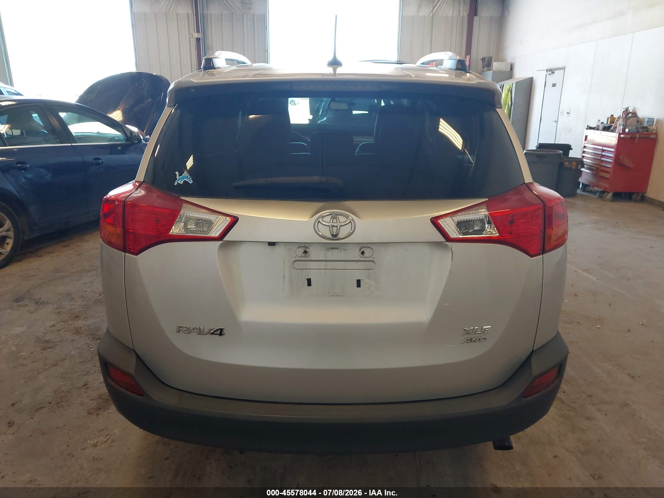 2014 Toyota Rav4 Xle Silver vin: 2T3RFREV9EW137102