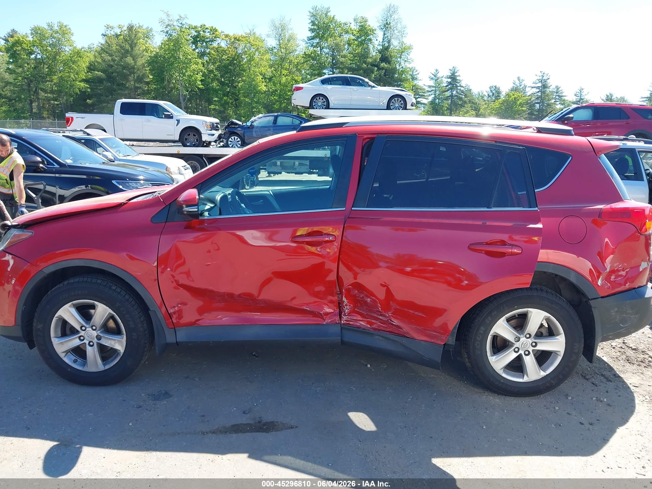 2014 Toyota Rav4 Xle Red vin: 2T3RFREV9EW137763