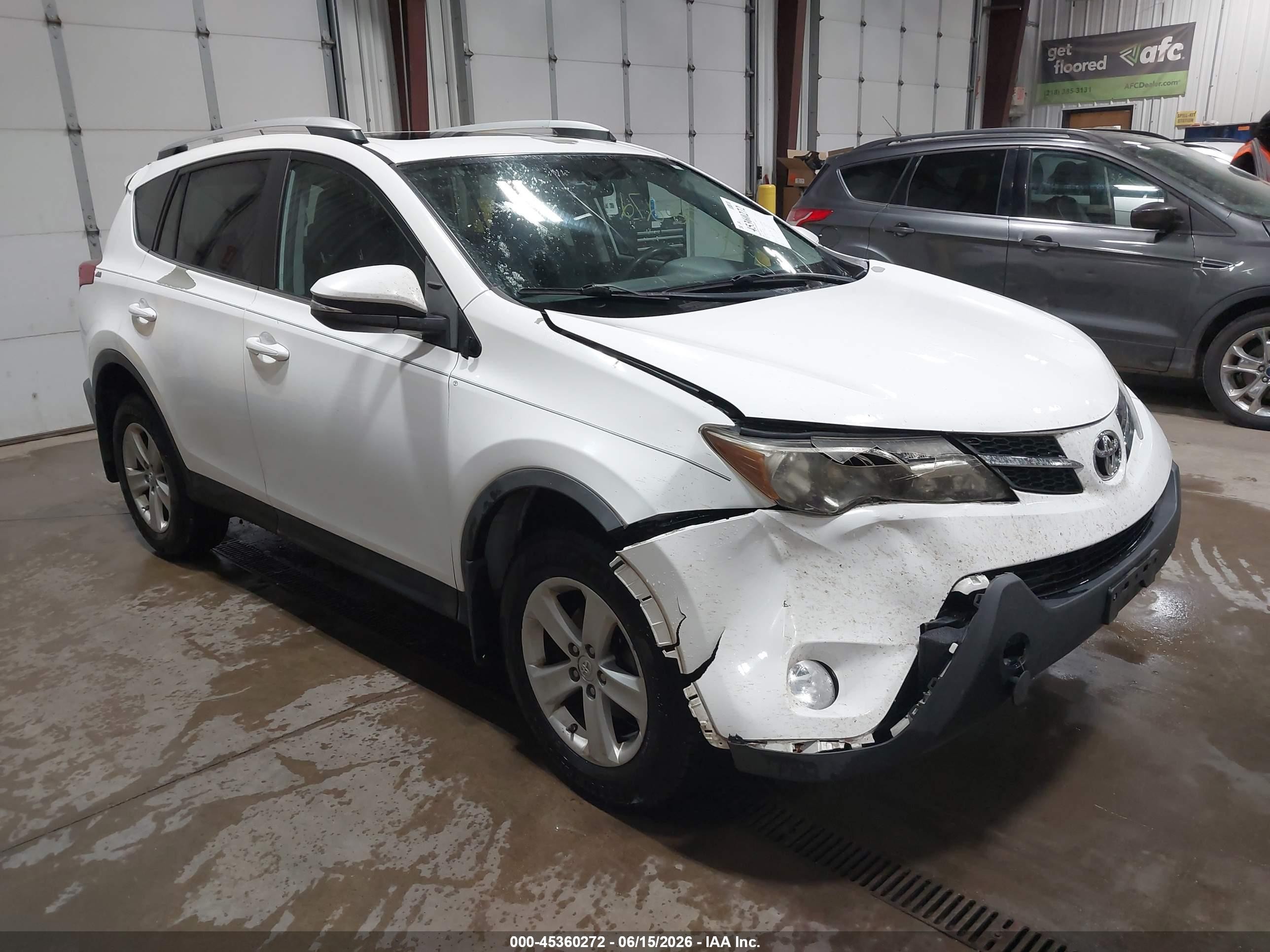 2014 Toyota Rav4 Xle Белый vin: 2T3RFREV9EW225048