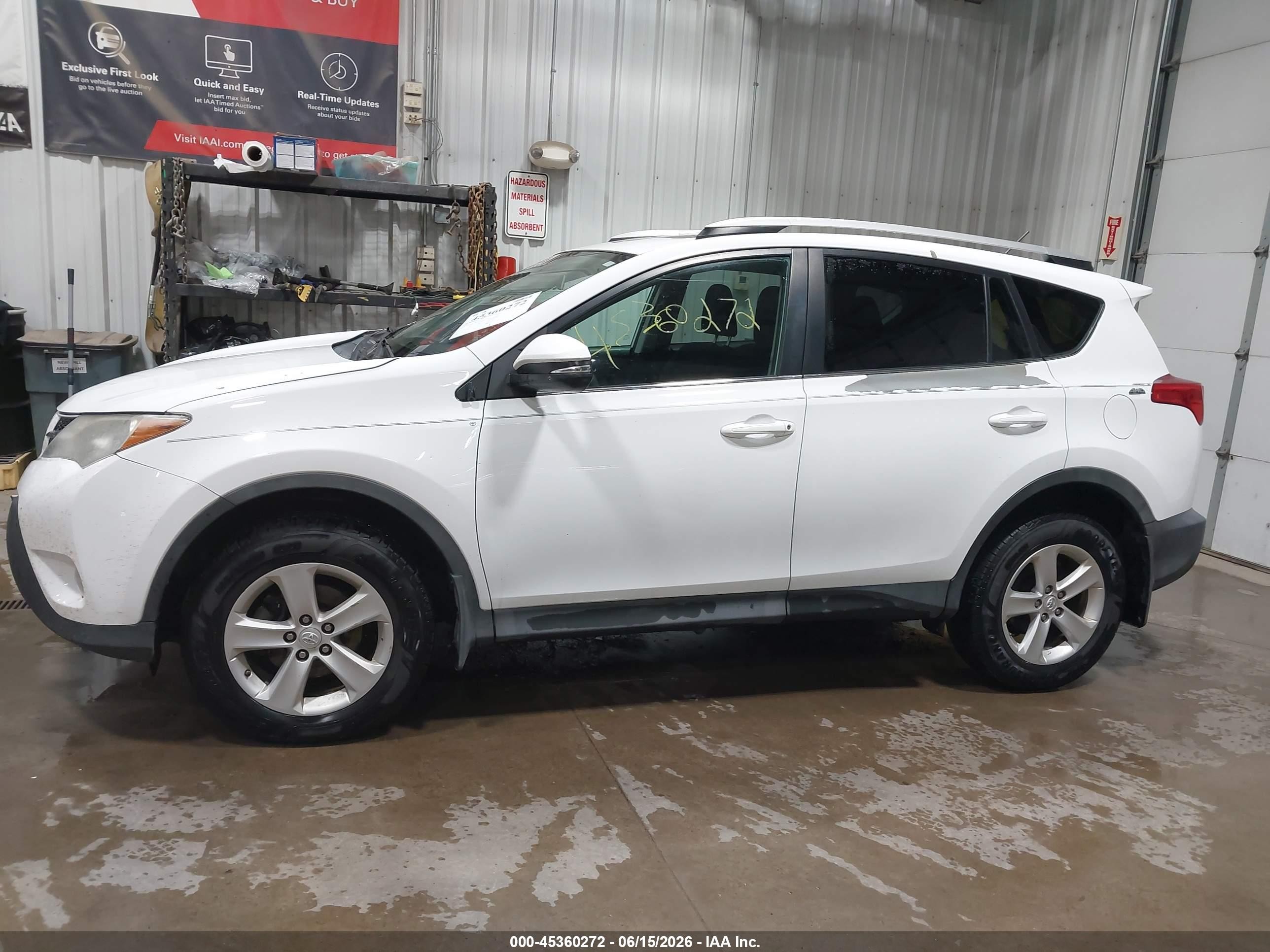 2014 Toyota Rav4 Xle Белый vin: 2T3RFREV9EW225048